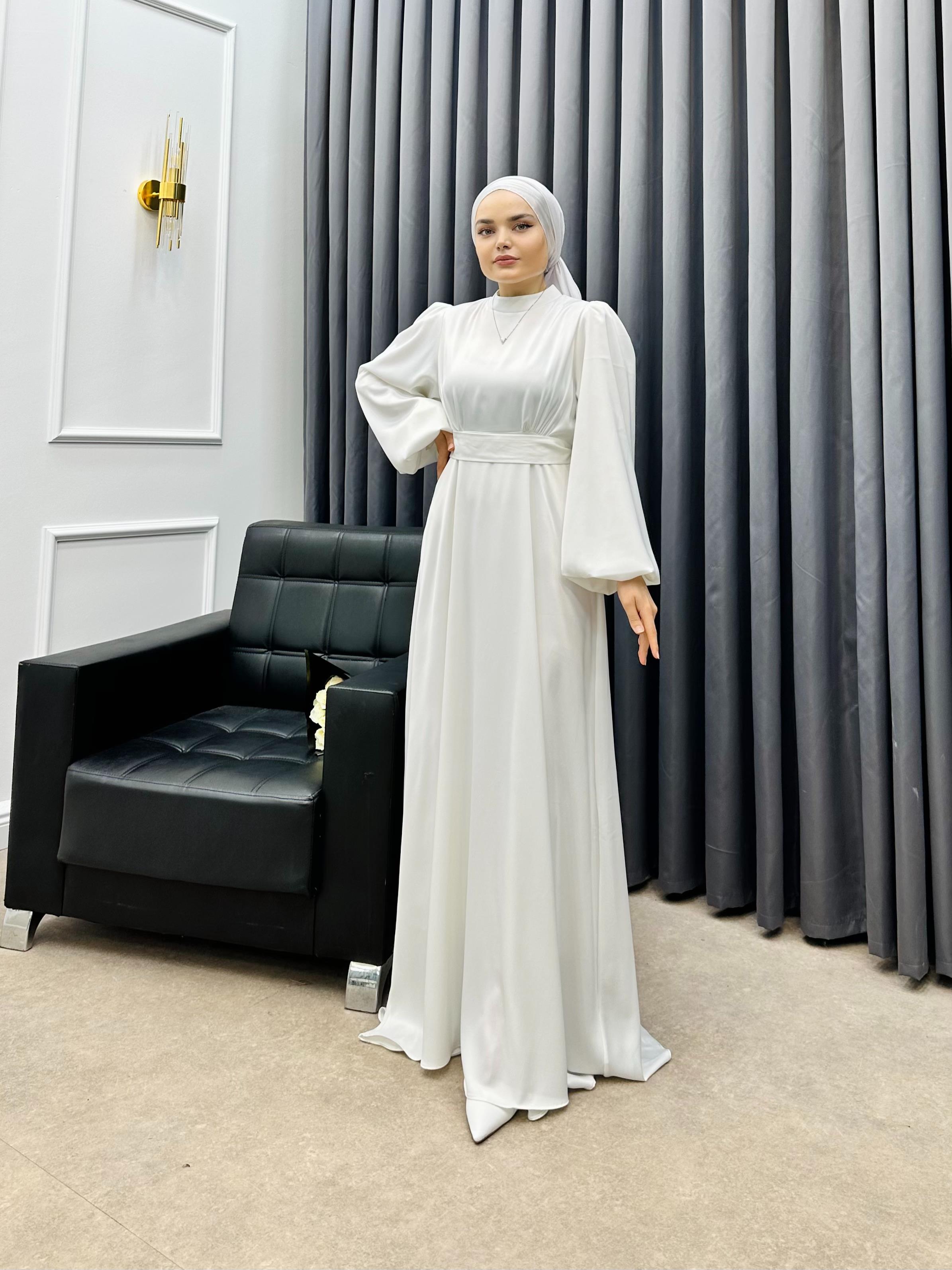 SEYYAR KEMERLİ SATEN ELBİSE BEYAZ