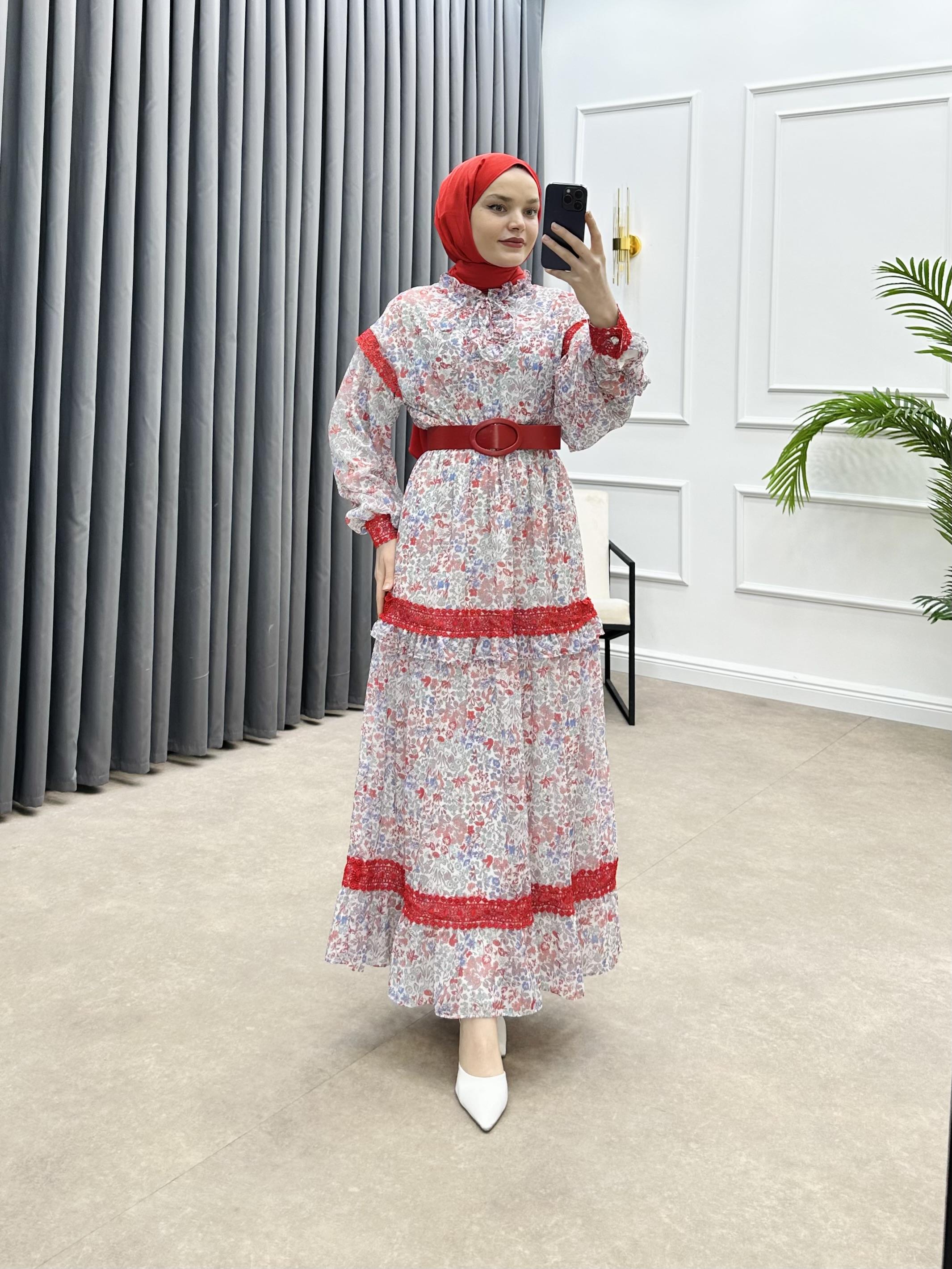 SEYYAR KEMERLİ ŞİFON ELBİSE KIRMIZI