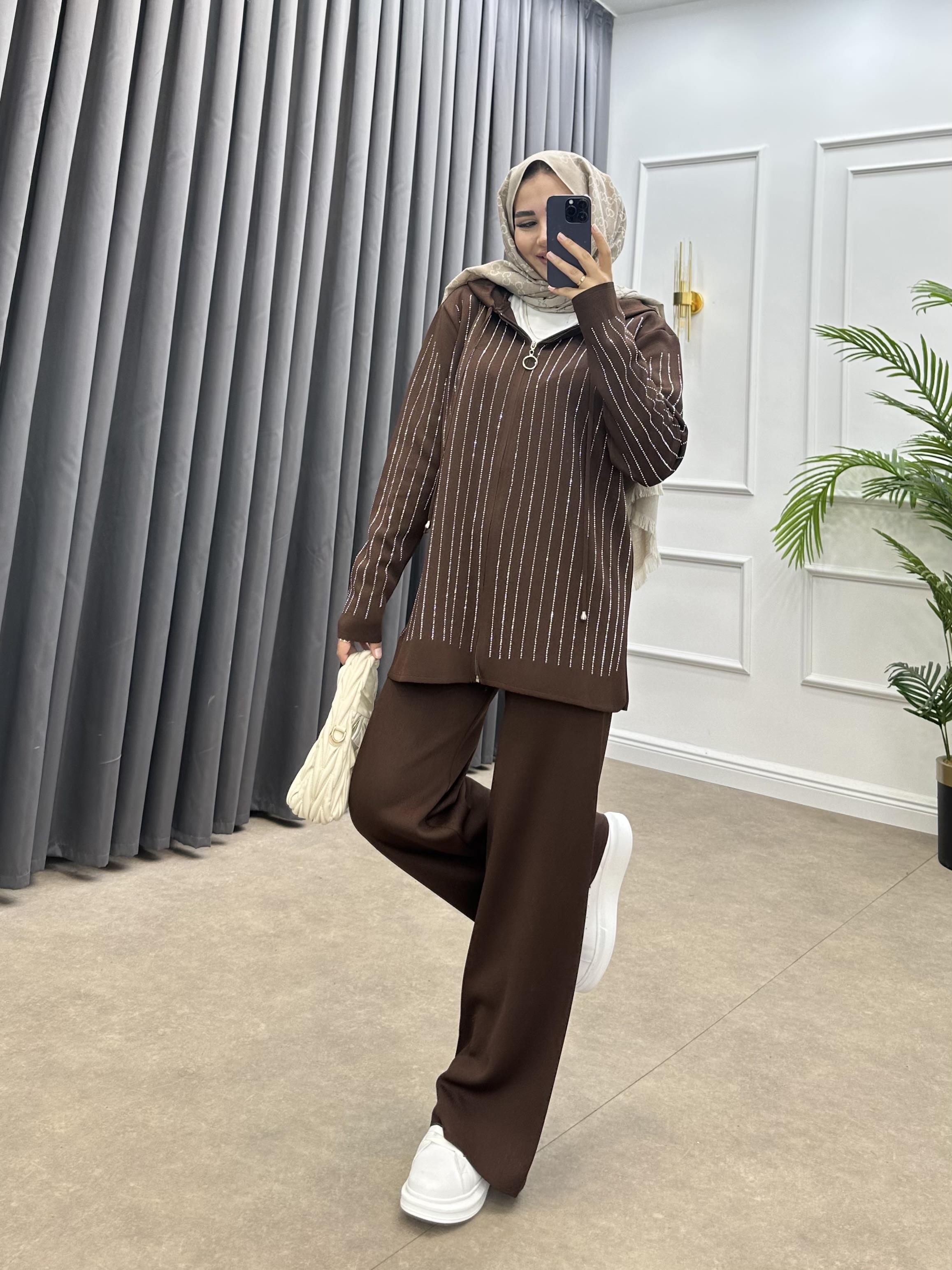 TAŞLI PANTOLONLU TRİKO TAKIM LACİVERT