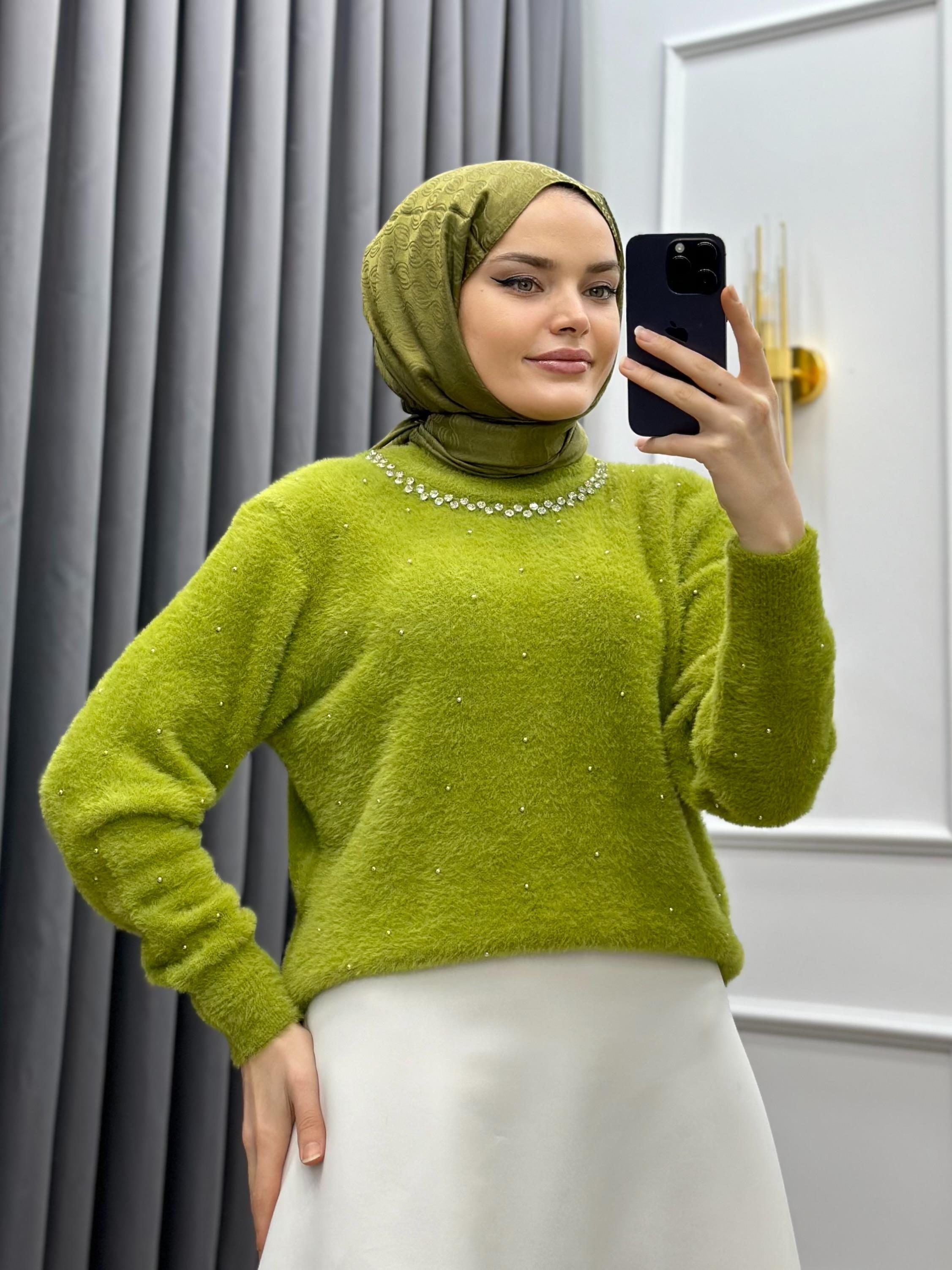 TAŞLI PELUŞ KAZAK BEYAZ