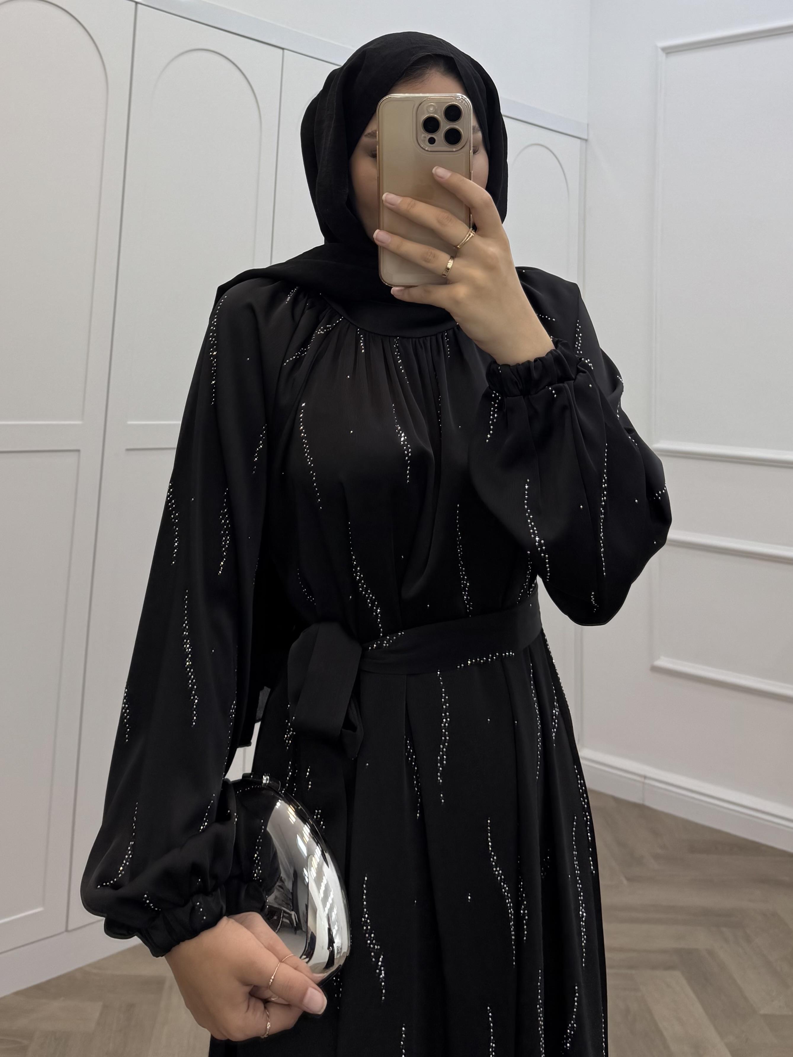 TAŞLI SATEN ELBİSE SİYAH