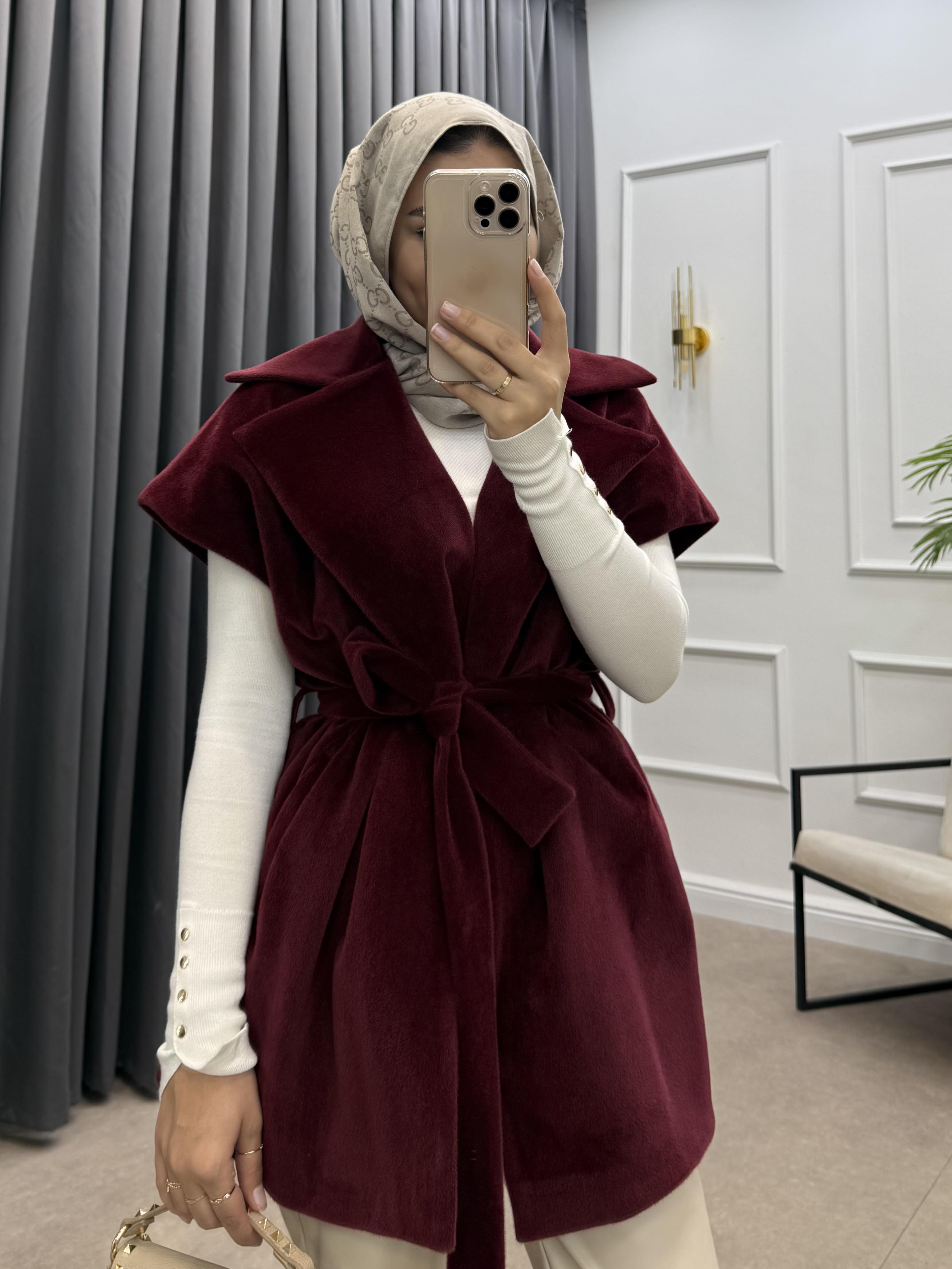 TAY TÜYÜ KEMERLİ YELEK BORDO