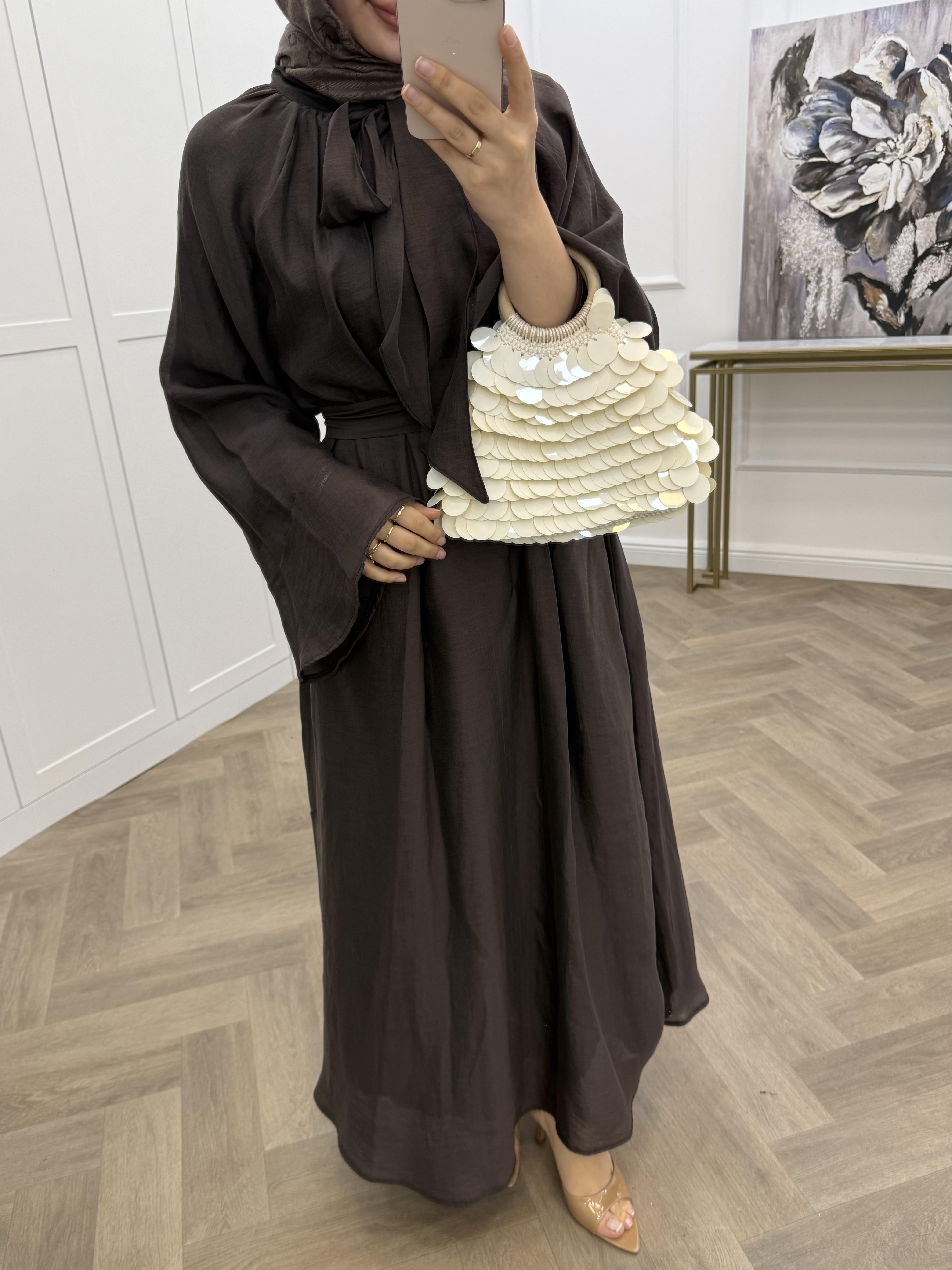 YAKA BAĞCIKLI ŞİFON ELBİSE KAHVE 