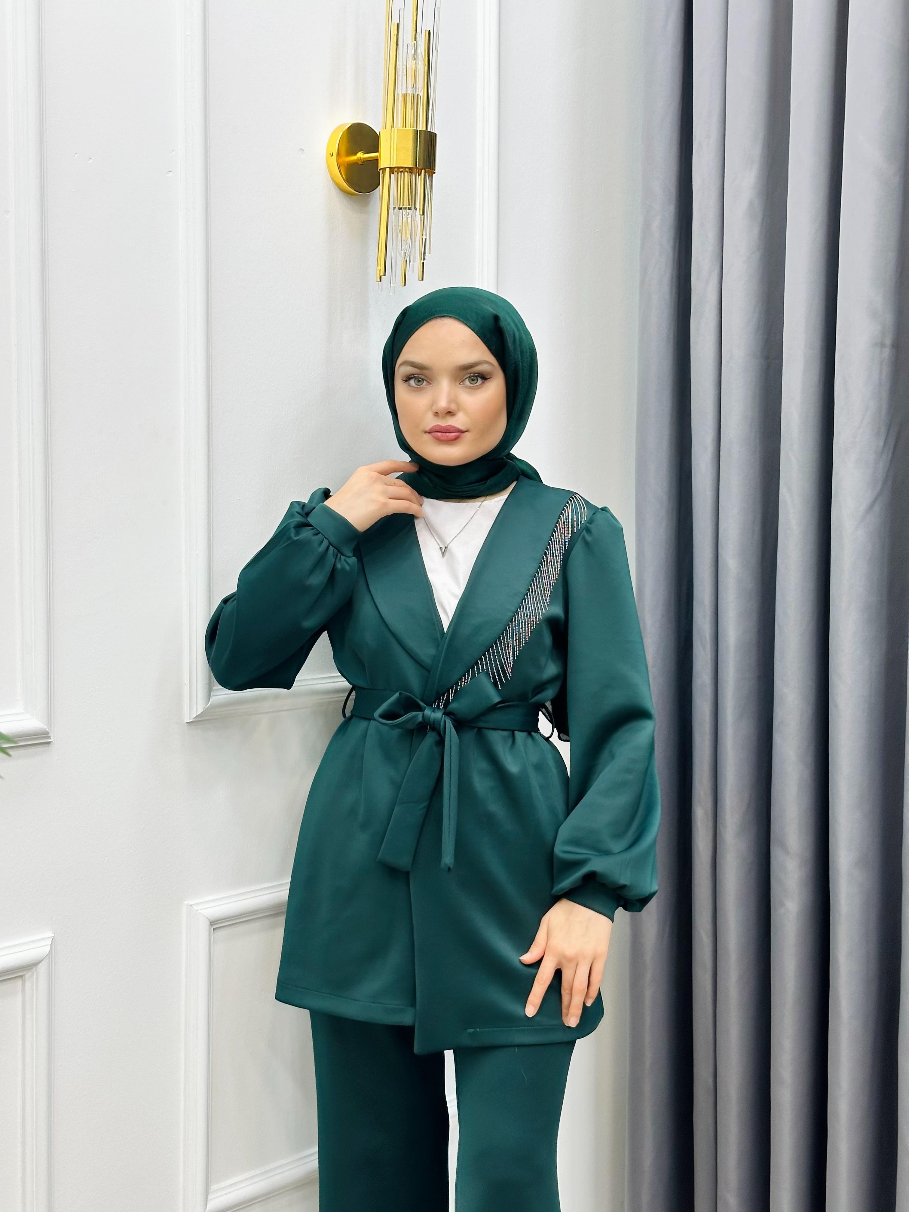 YAKASI PÜSKÜL DETAYLI SCUBA İKİLİ TAKIM ZÜMRÜT