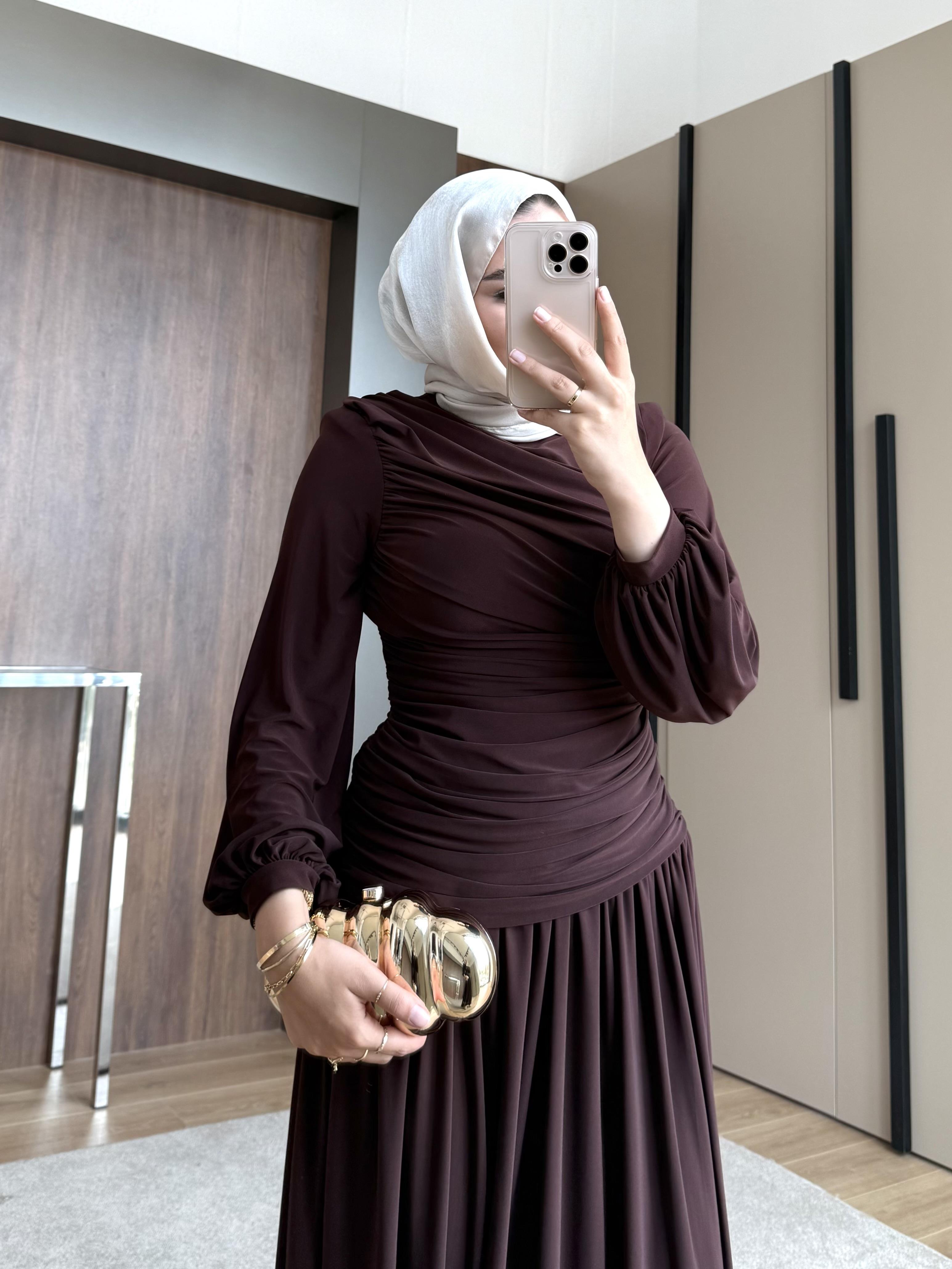 YANDAN BÜZGÜLÜ SANDY ELBİSE KAHVE