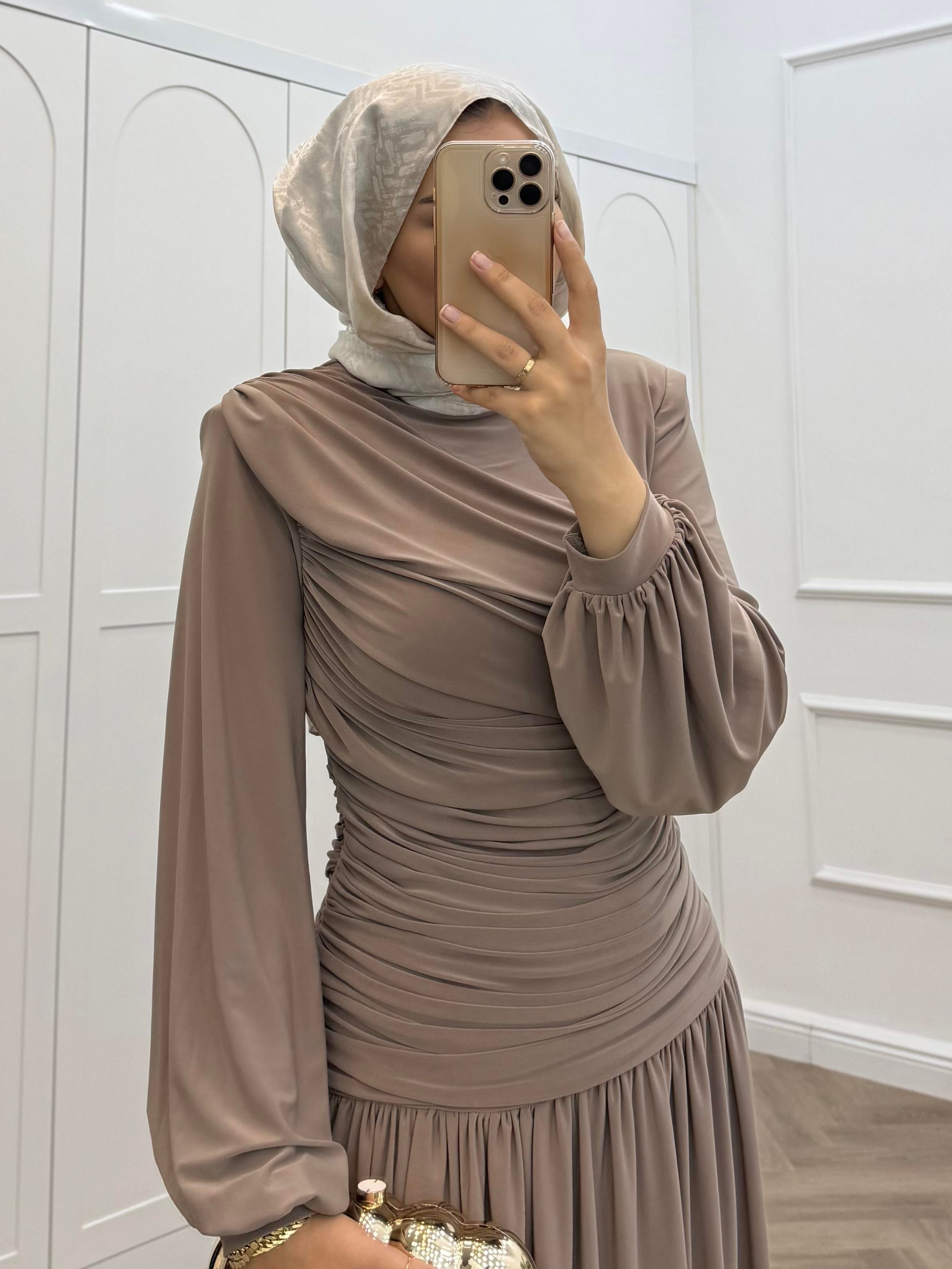 YANDAN BÜZGÜLÜ SANDY ELBİSE VİZON