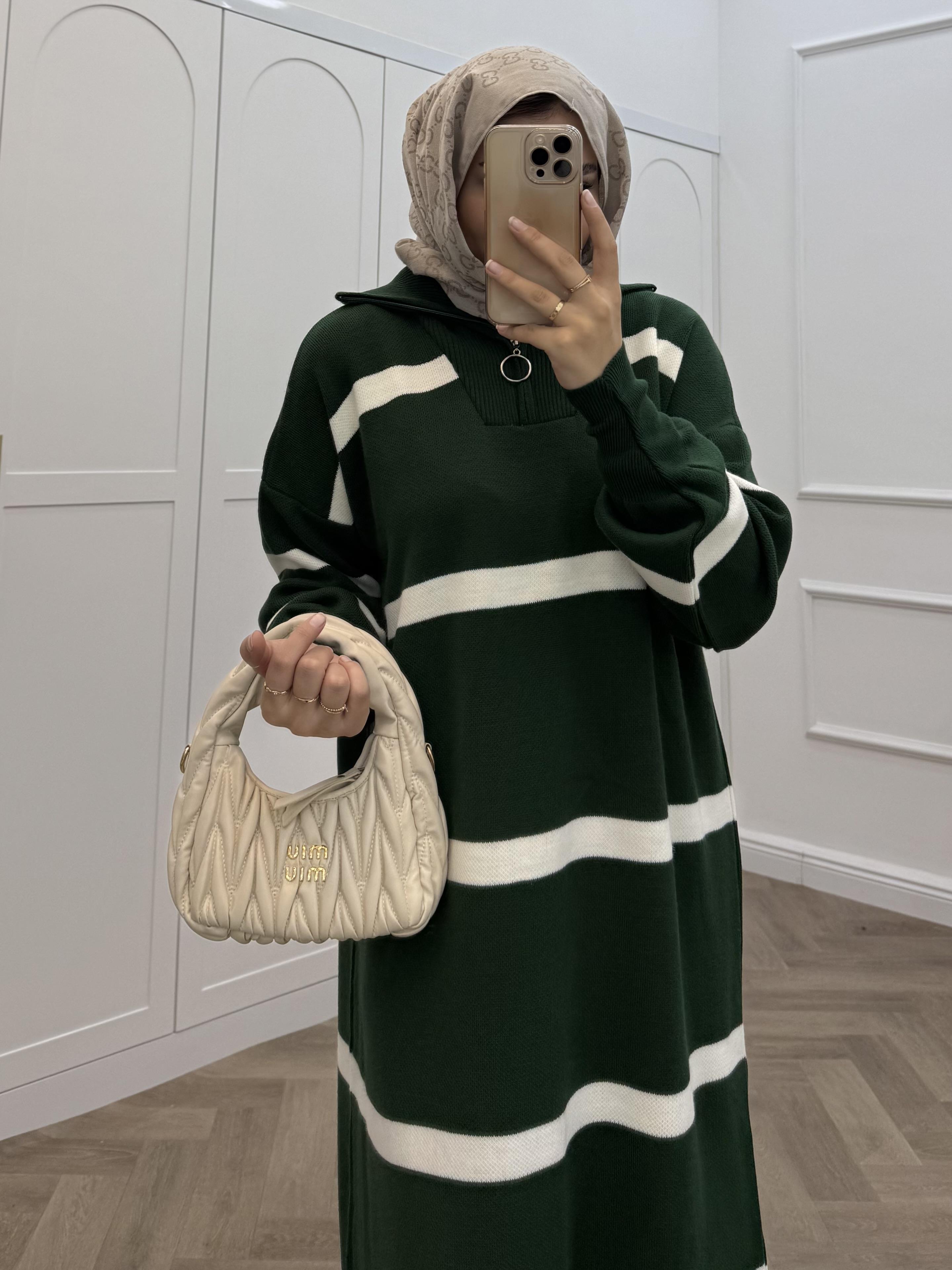 YARIM FERMUARLI ÇİZGİLİ TRİKO ELBİSE SİYAH