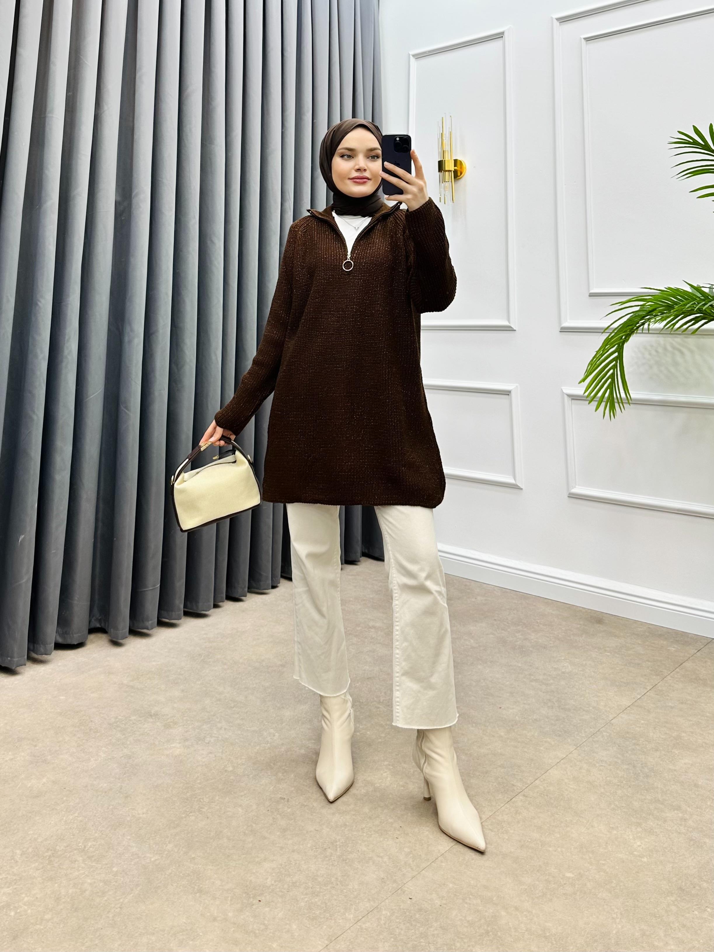 YARIM FERMUARLI SİMLİ KAZAK KAHVE