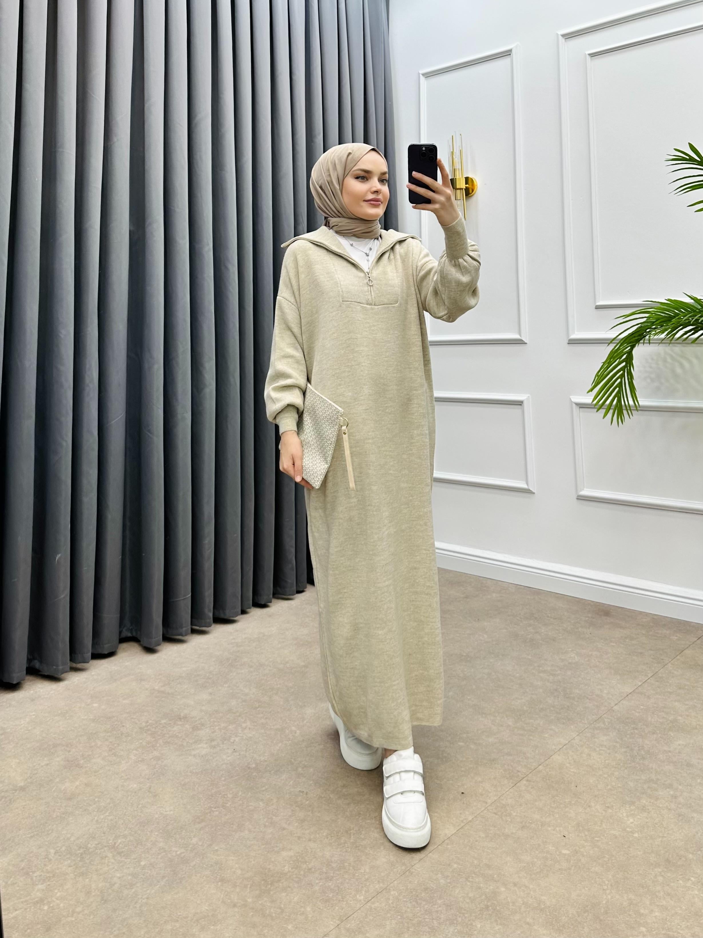 YARIM FERMUARLI TRİKO ELBİSE BEJ