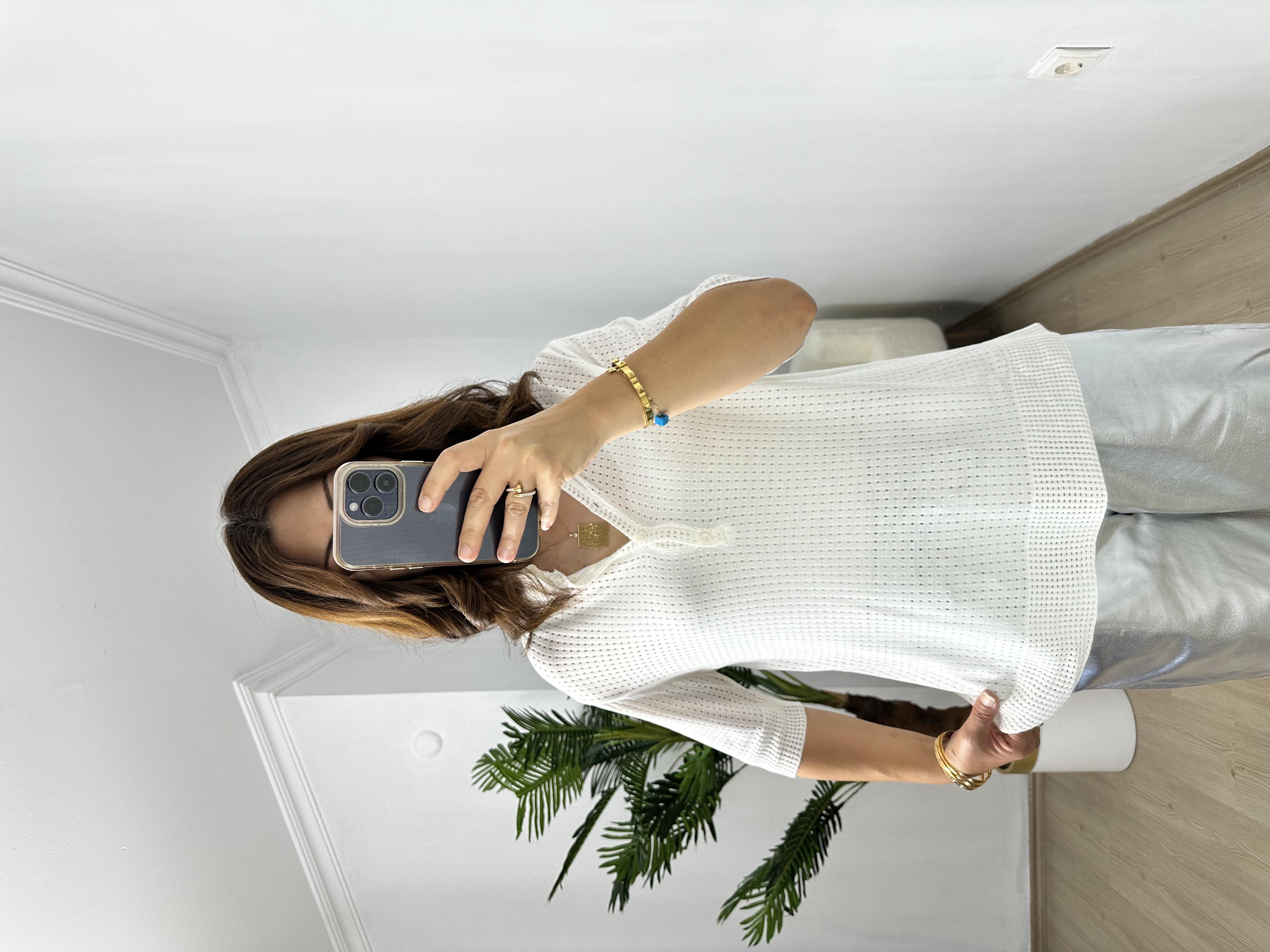 Ekru Delikli Polo Yaka Triko