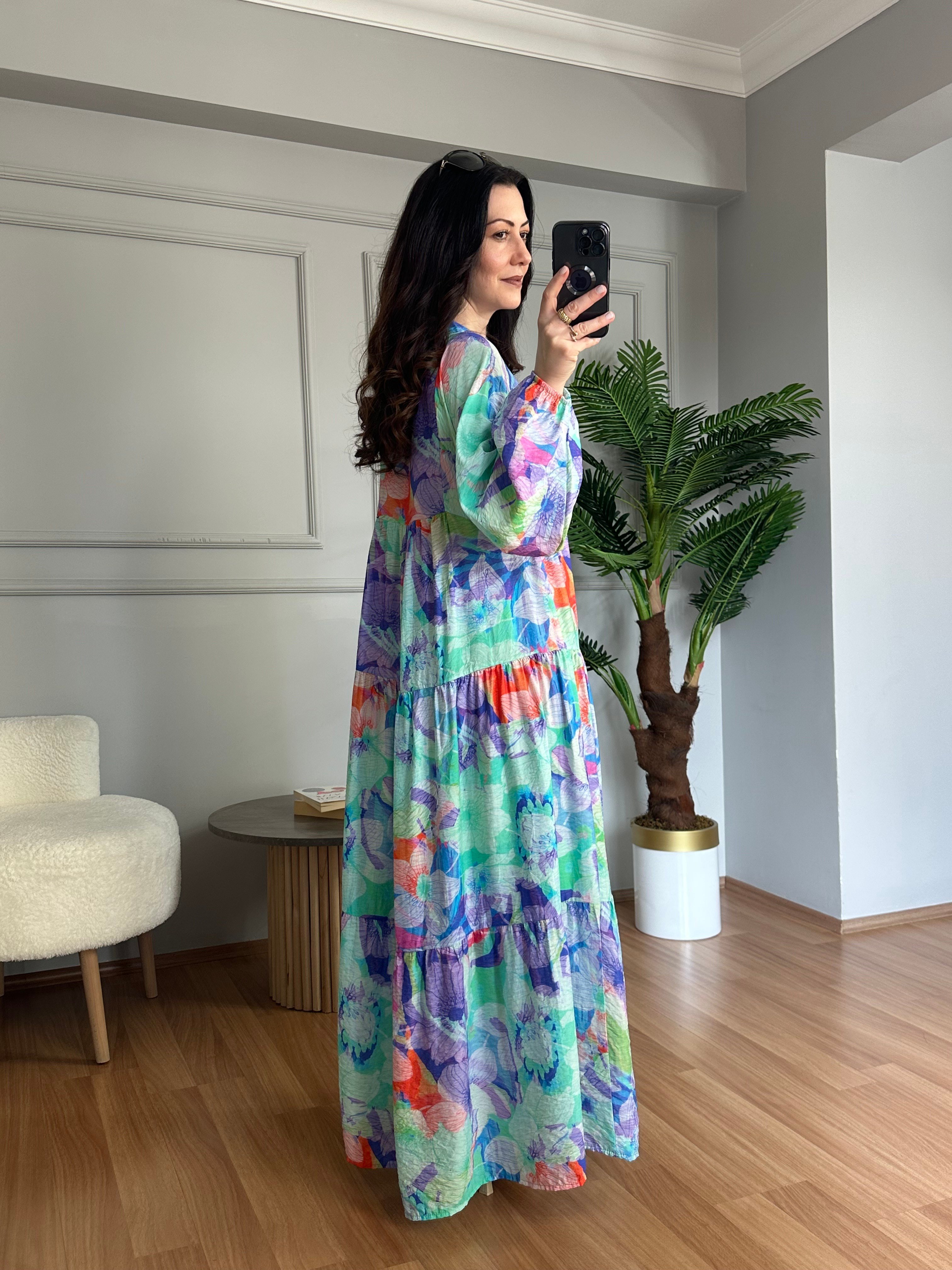 Flora Yeşil Renkli Viskon Maxi Boy Elbise