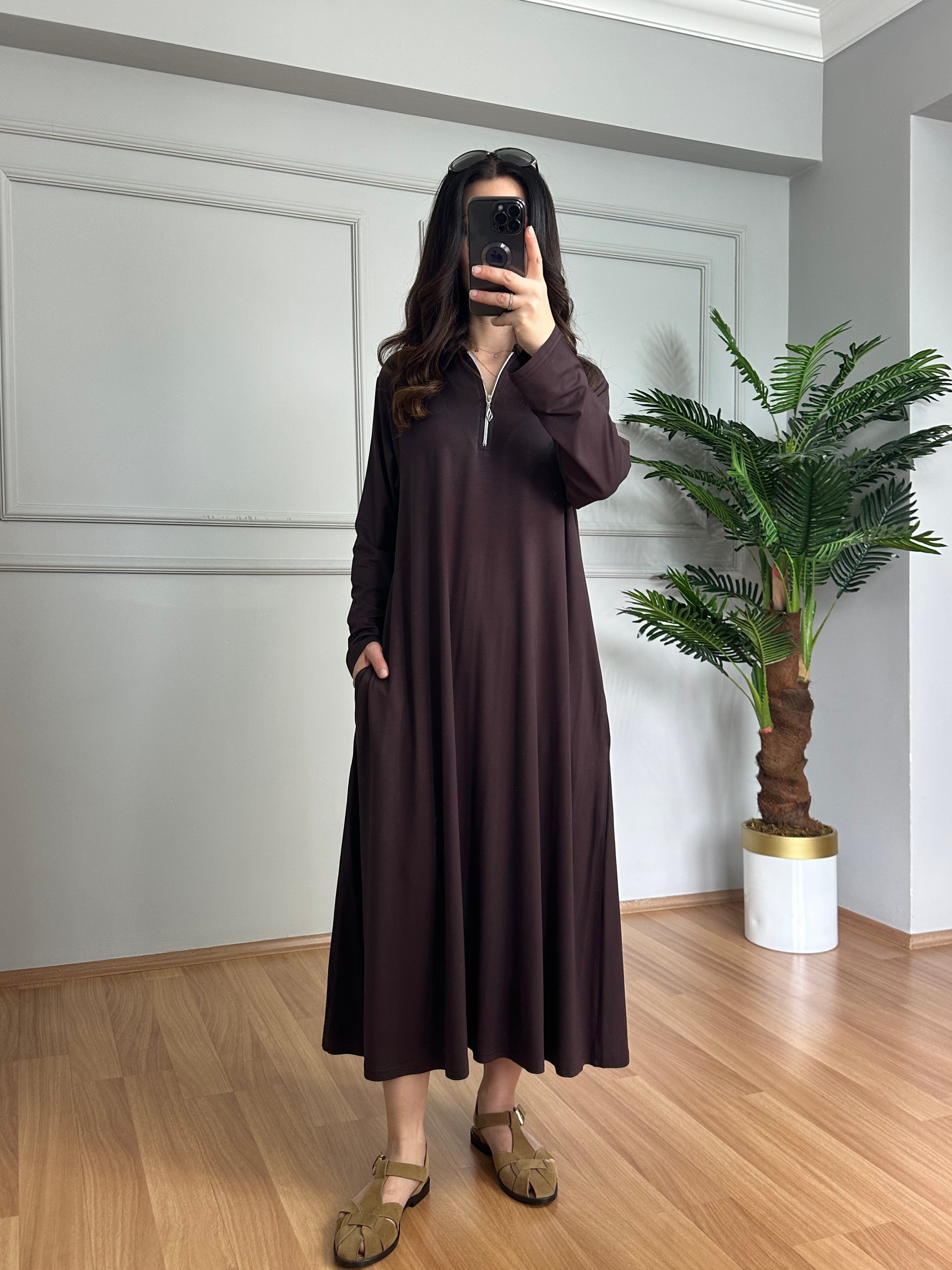 Karina Kahve Fermuarlı Cepli Basic Elbise