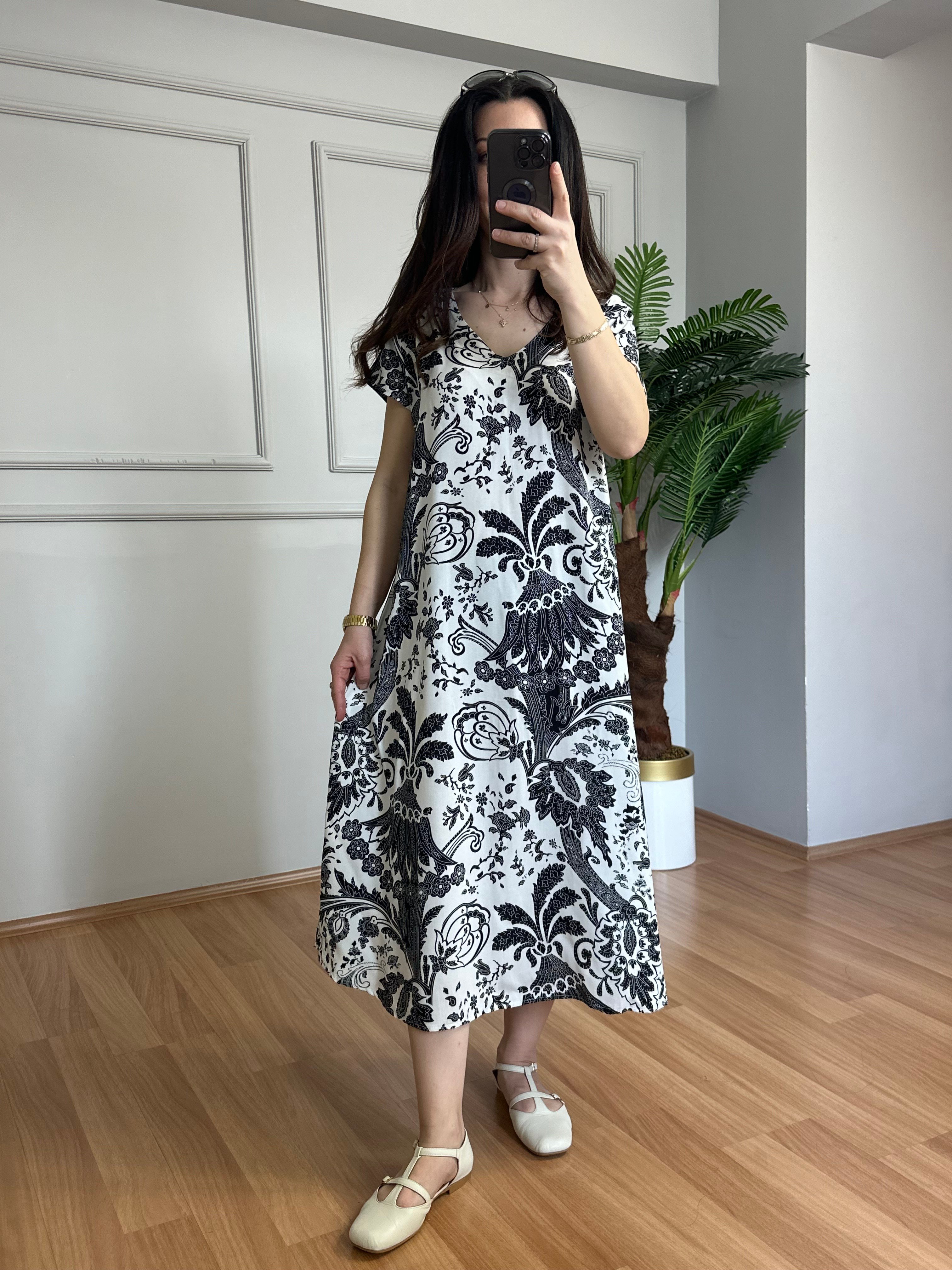 Loren Beyaz Dokuma Viskon V Yaka Elbise