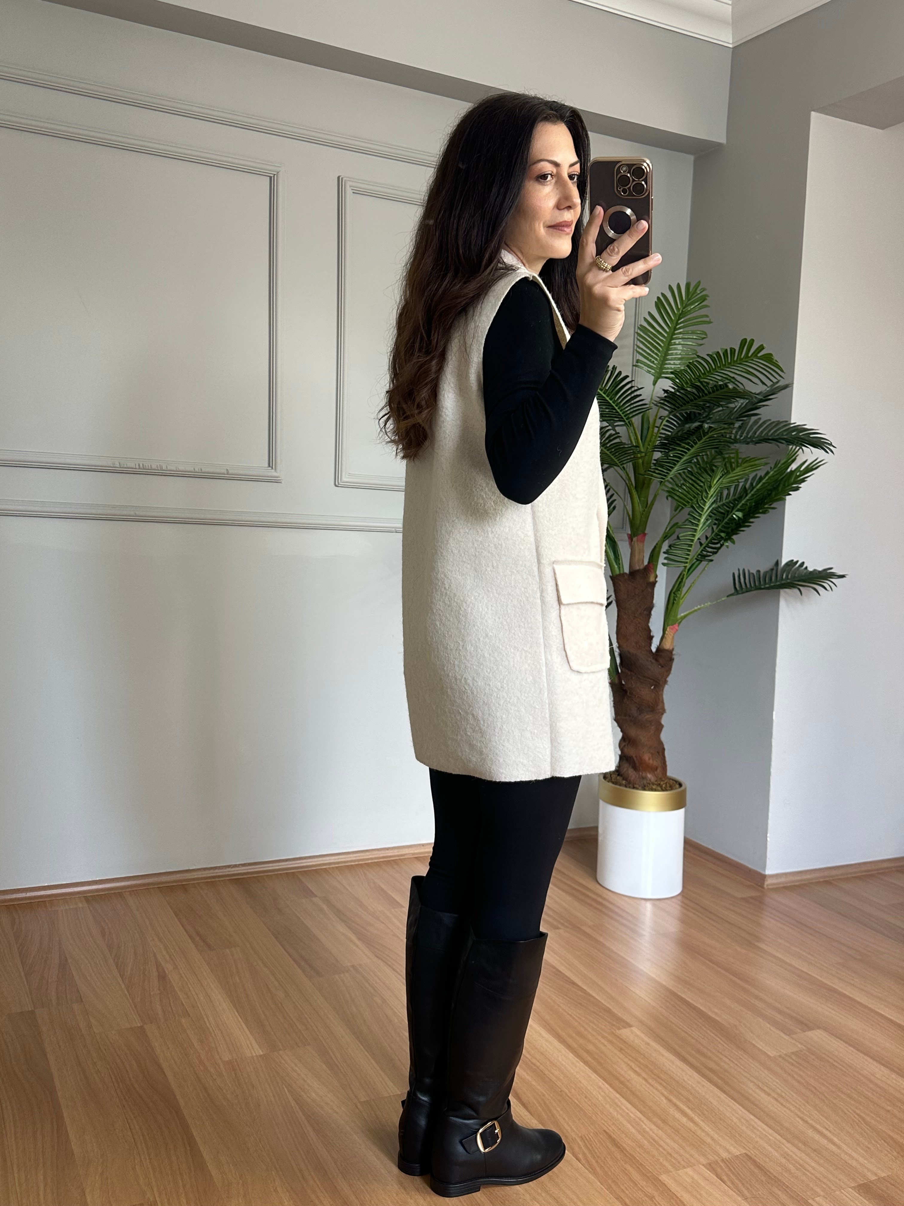 Milda Ekru Çift Düğme Detaylı Yelek