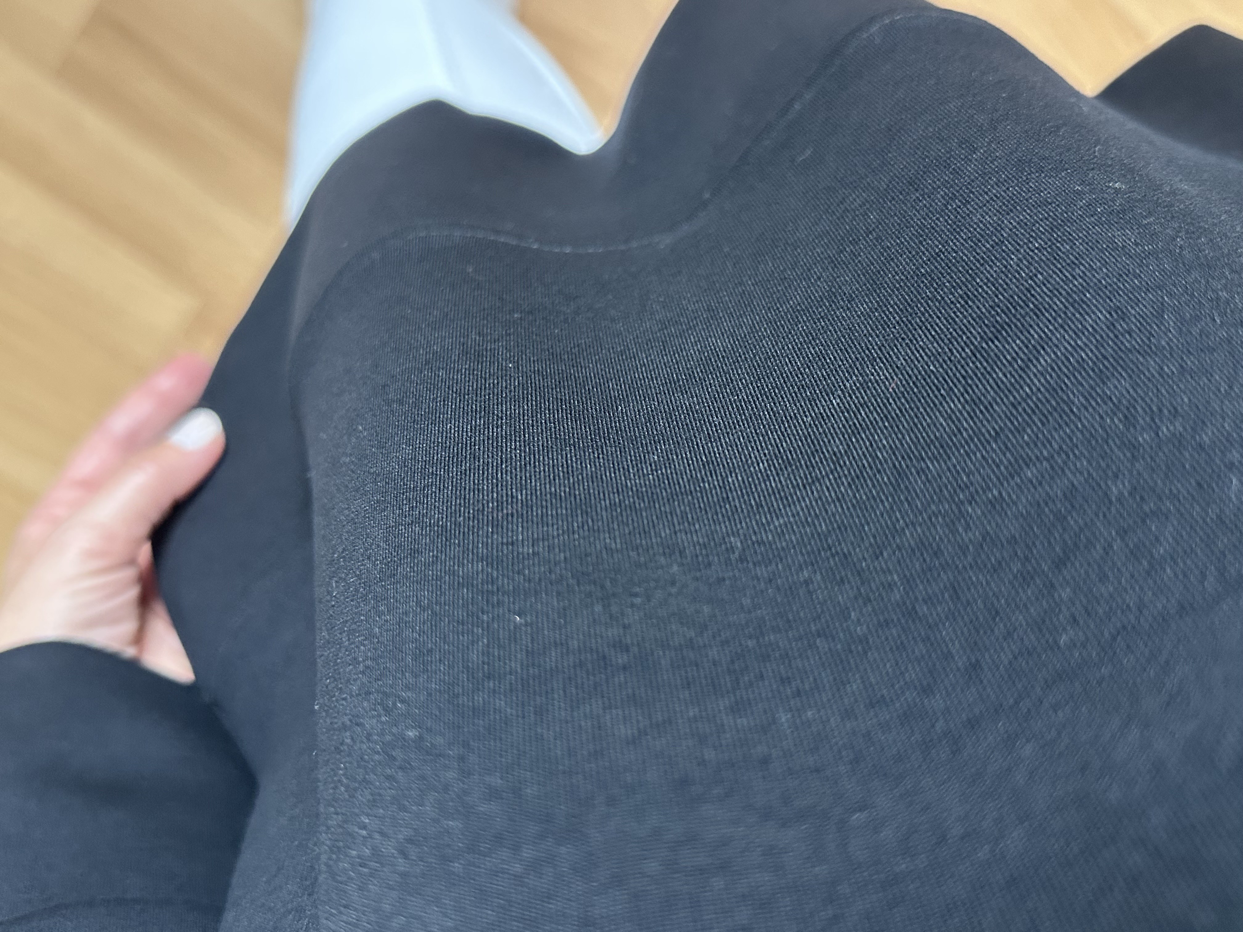 Olva Siyah Yırtmaç Detaylı Bluz
