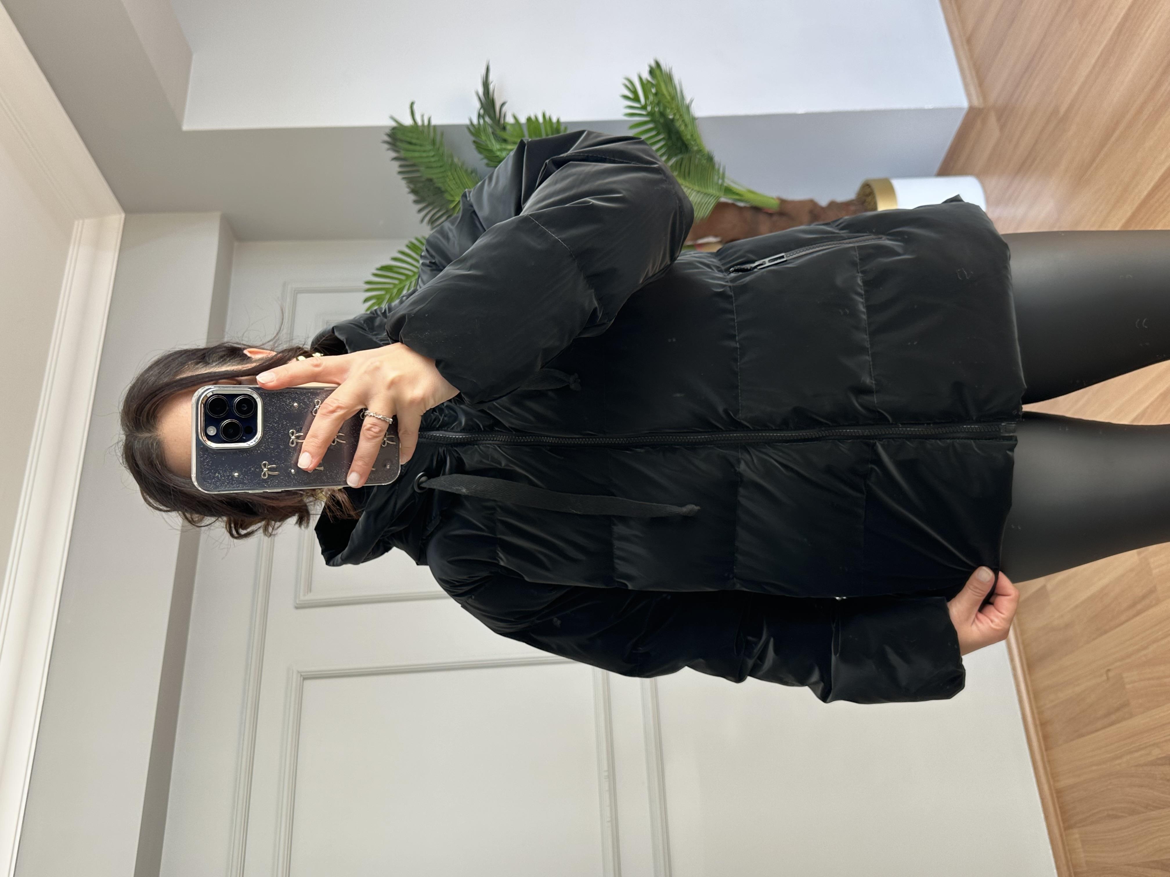 Pari Siyah Hafif Parlak Şişme Mont 