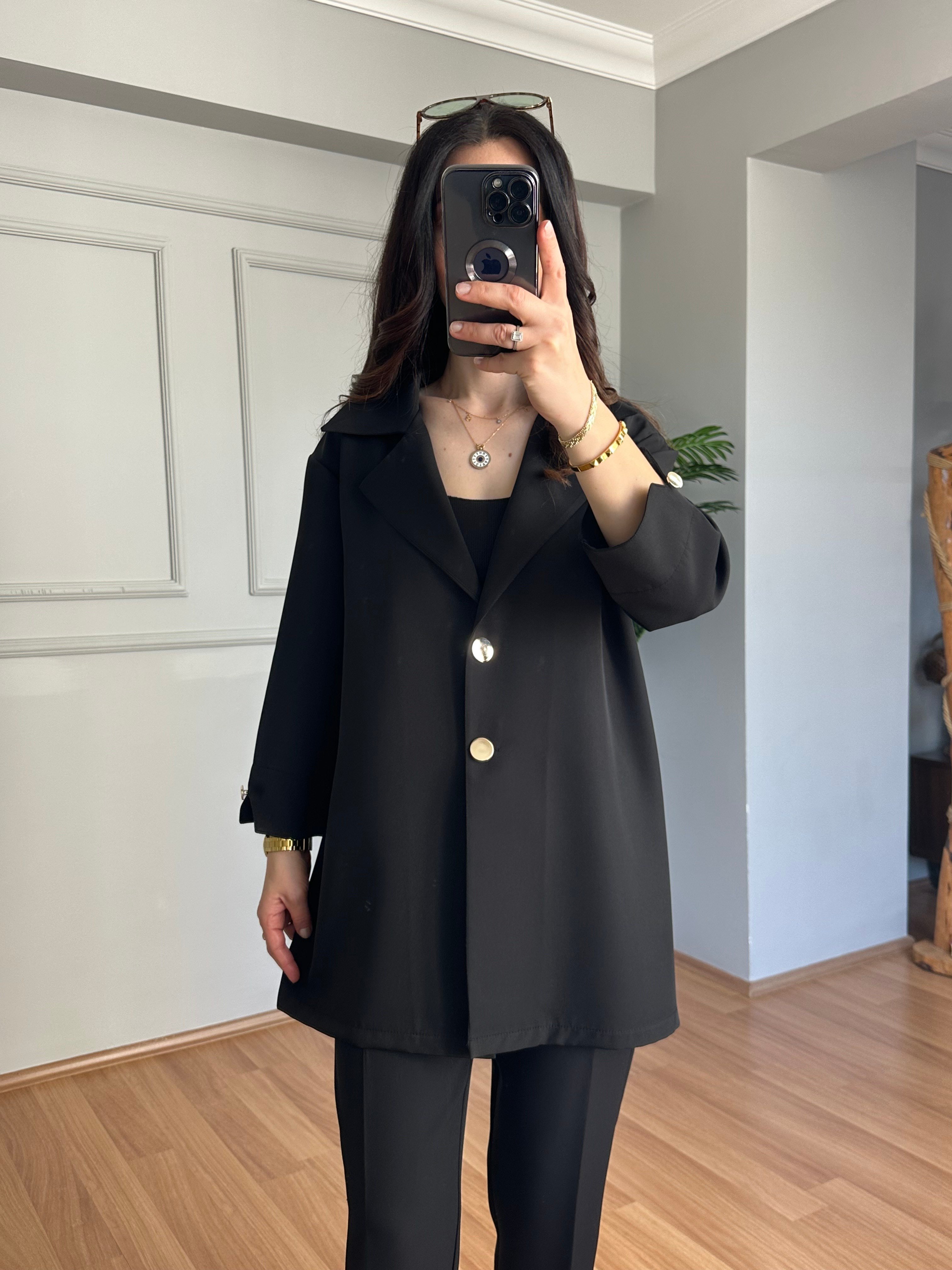 Rozita Siyah İthal Krep Kumaş Düğmeli Ceket