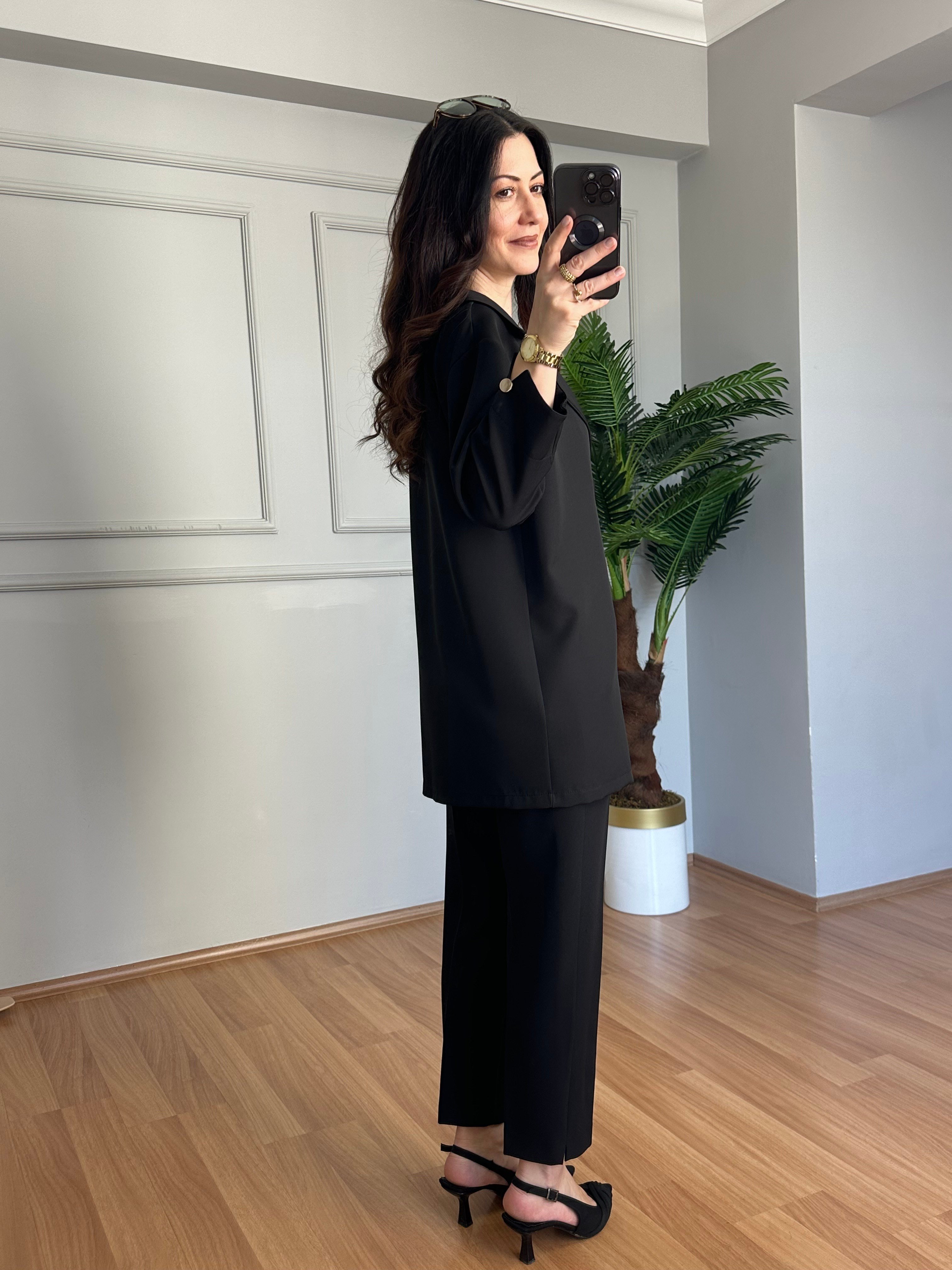 Rozita Siyah İthal Krep Kumaş Düğmeli Ceket