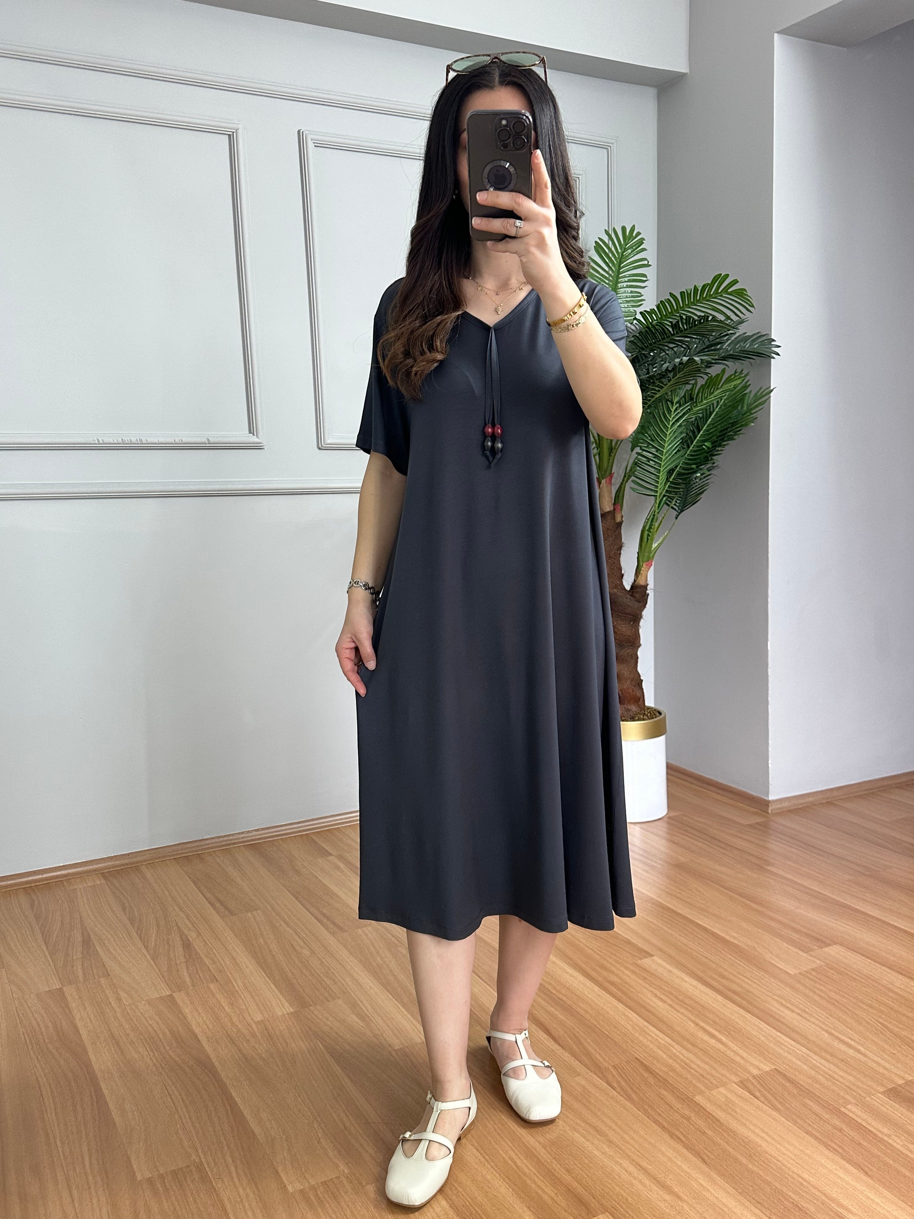 Samya Antrasit Tahta Boncuk Detaylı Lilralı Elbise 