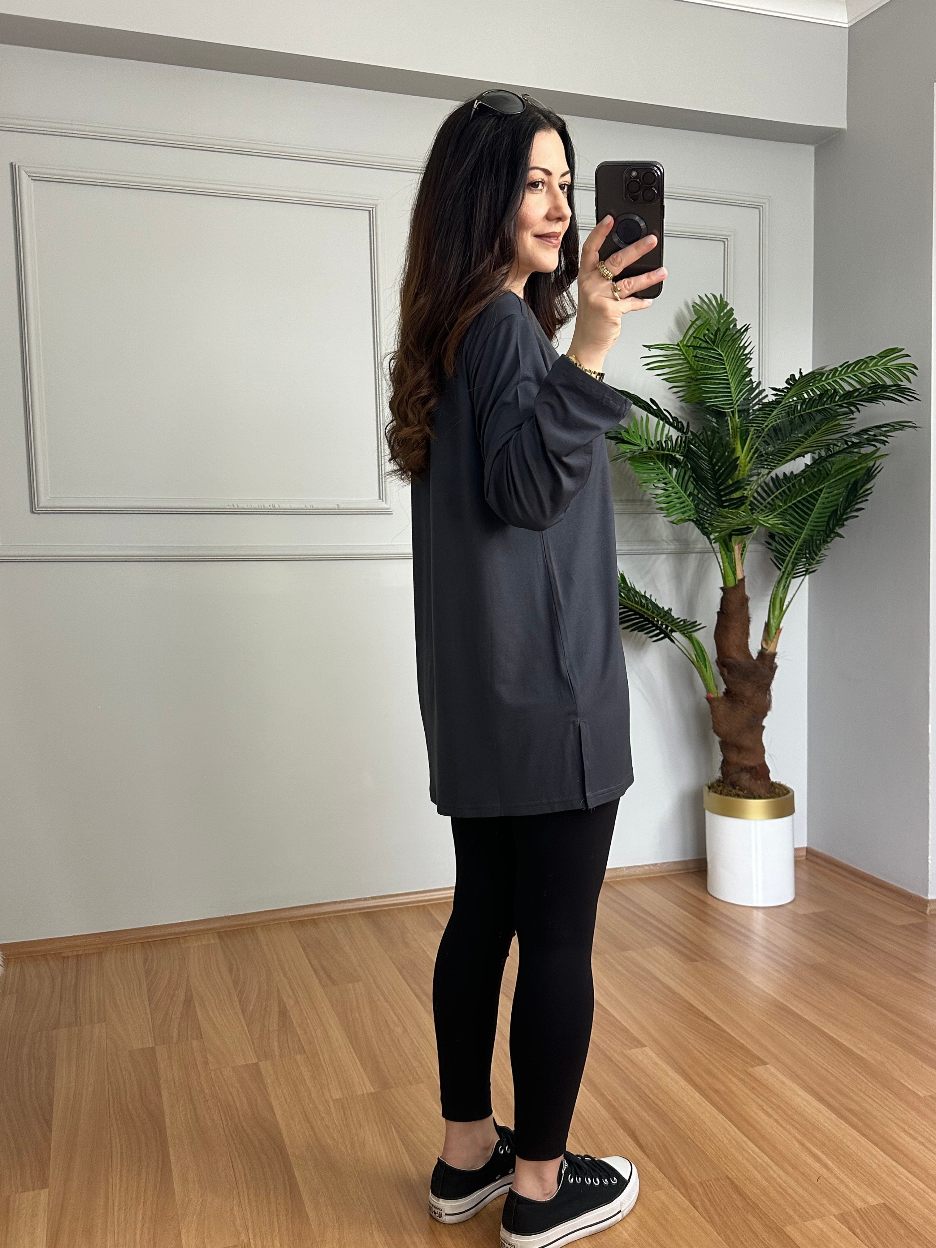 Sera Antrasit Likralı V Yaka Basic Bluz