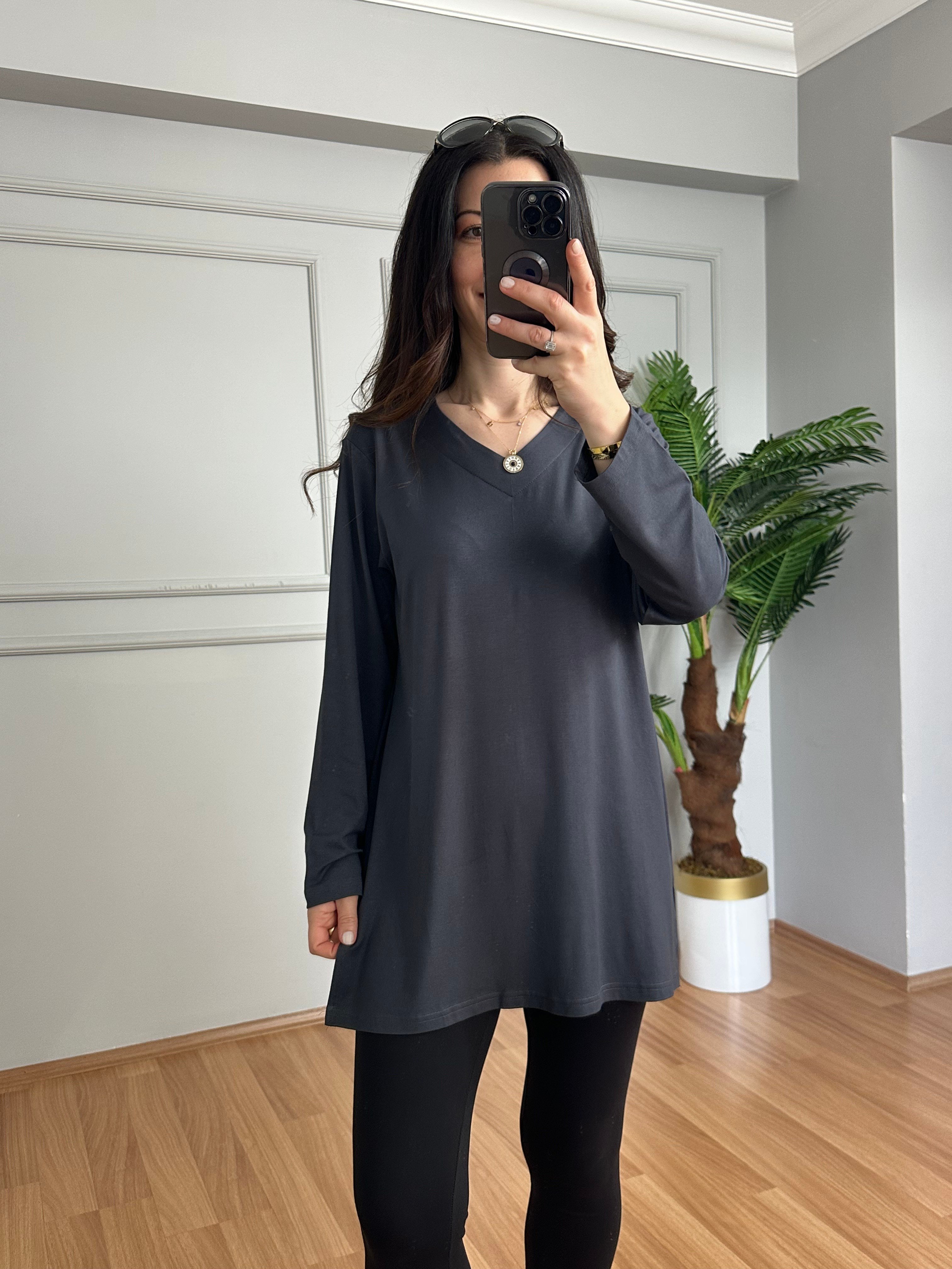 Sera Antrasit Likralı V Yaka Basic Bluz