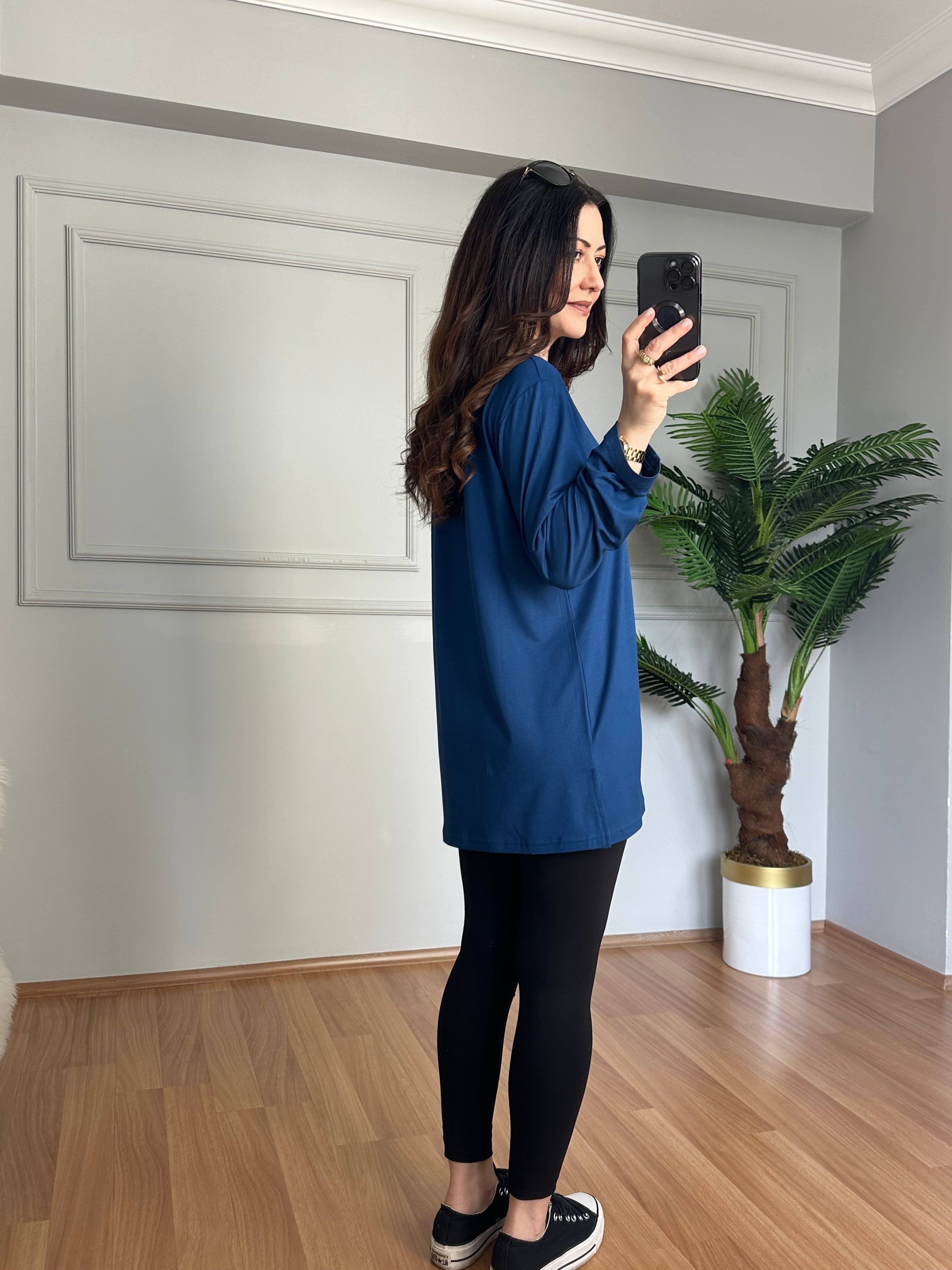 Sera İndigo Likralı V Yaka Basic Bluz 