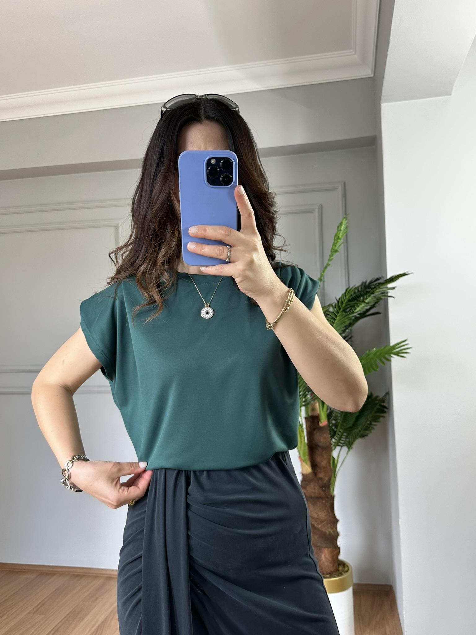 Sofya Yeşil Orj Marka Kolları Pilise Detaylı Tshirt 