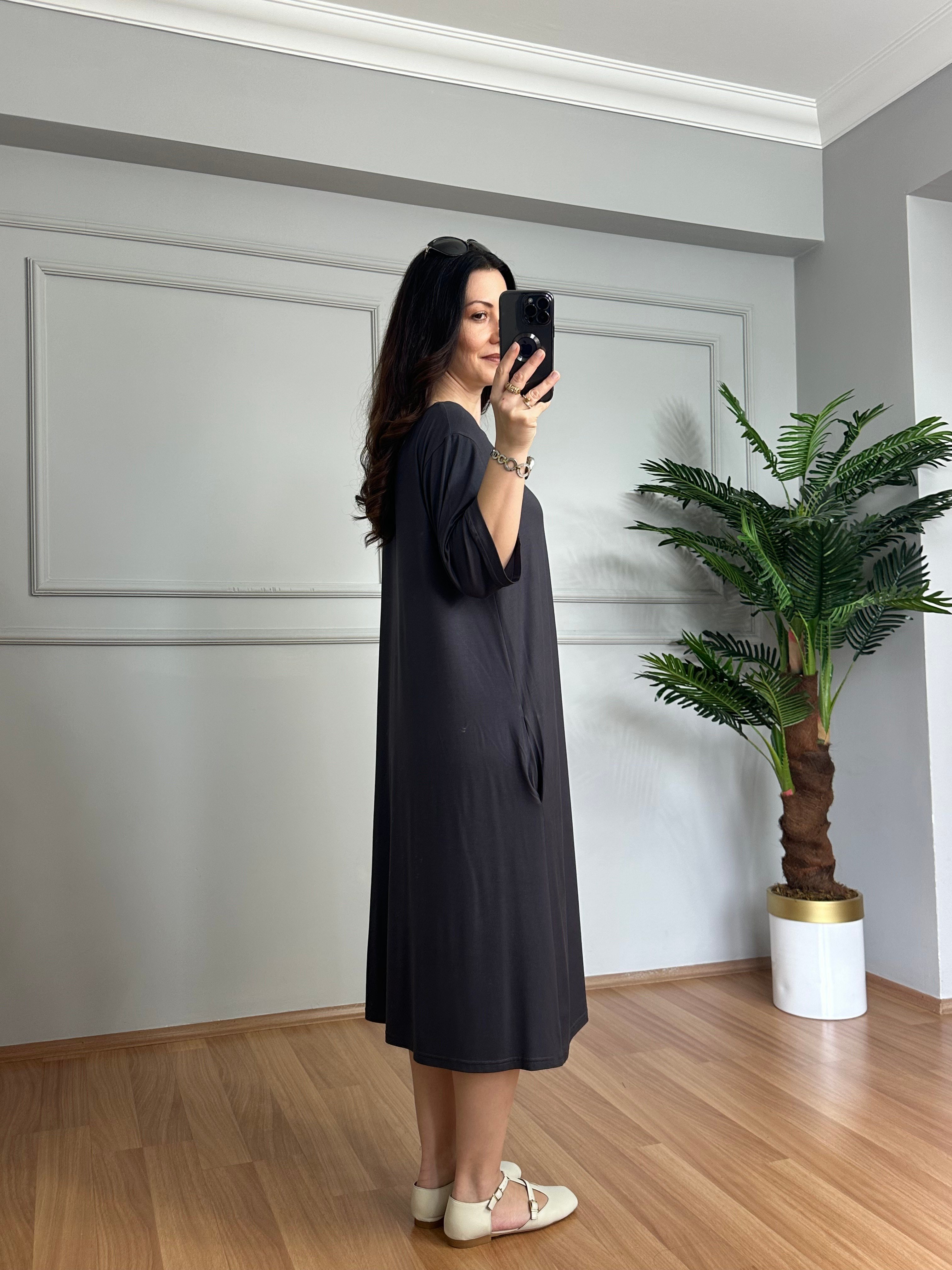 Sude Antrasit Yaka Detaylı Basic Elbise