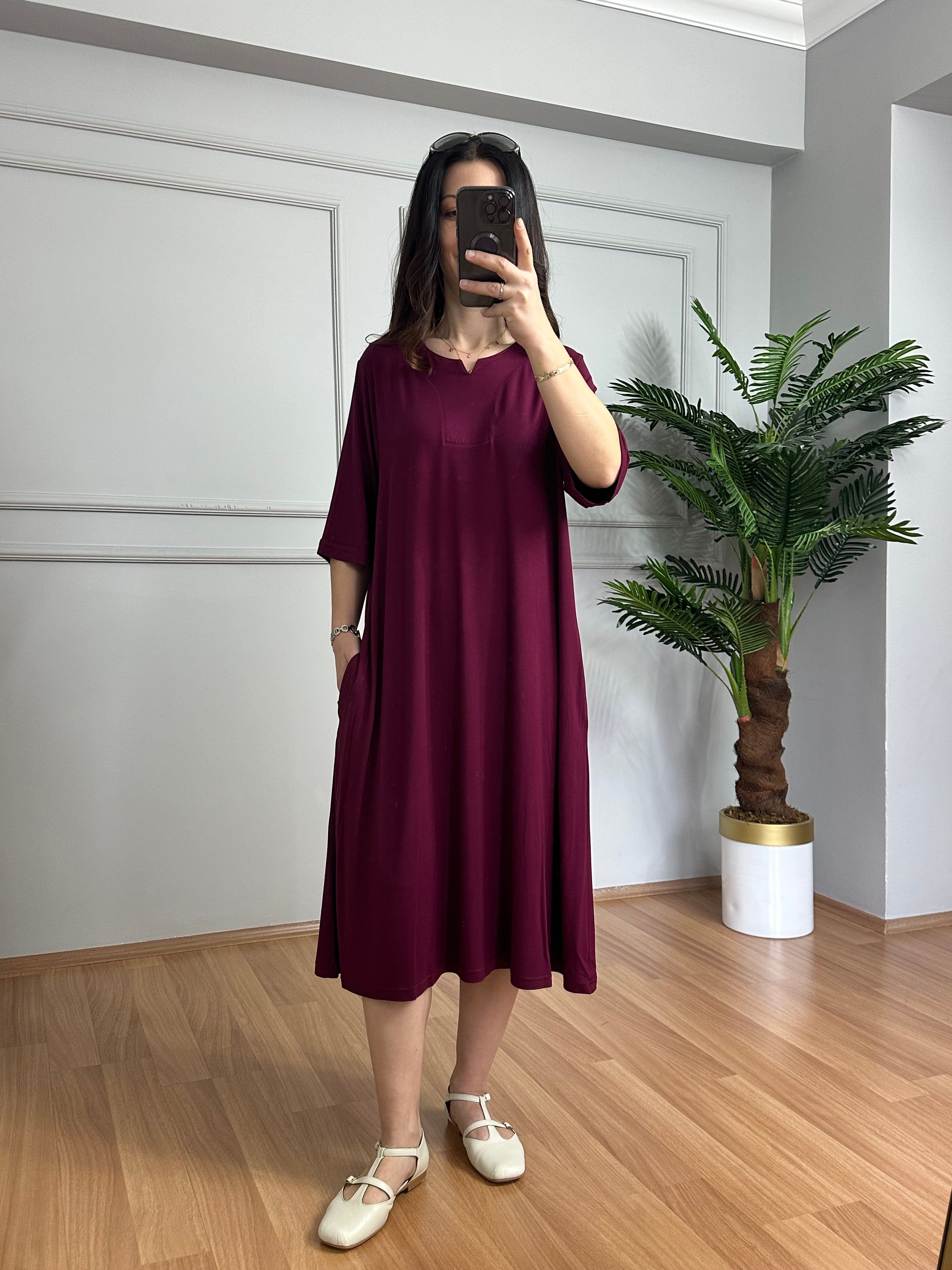 Sude Bordo Yaka Detaylı Basic Elbise