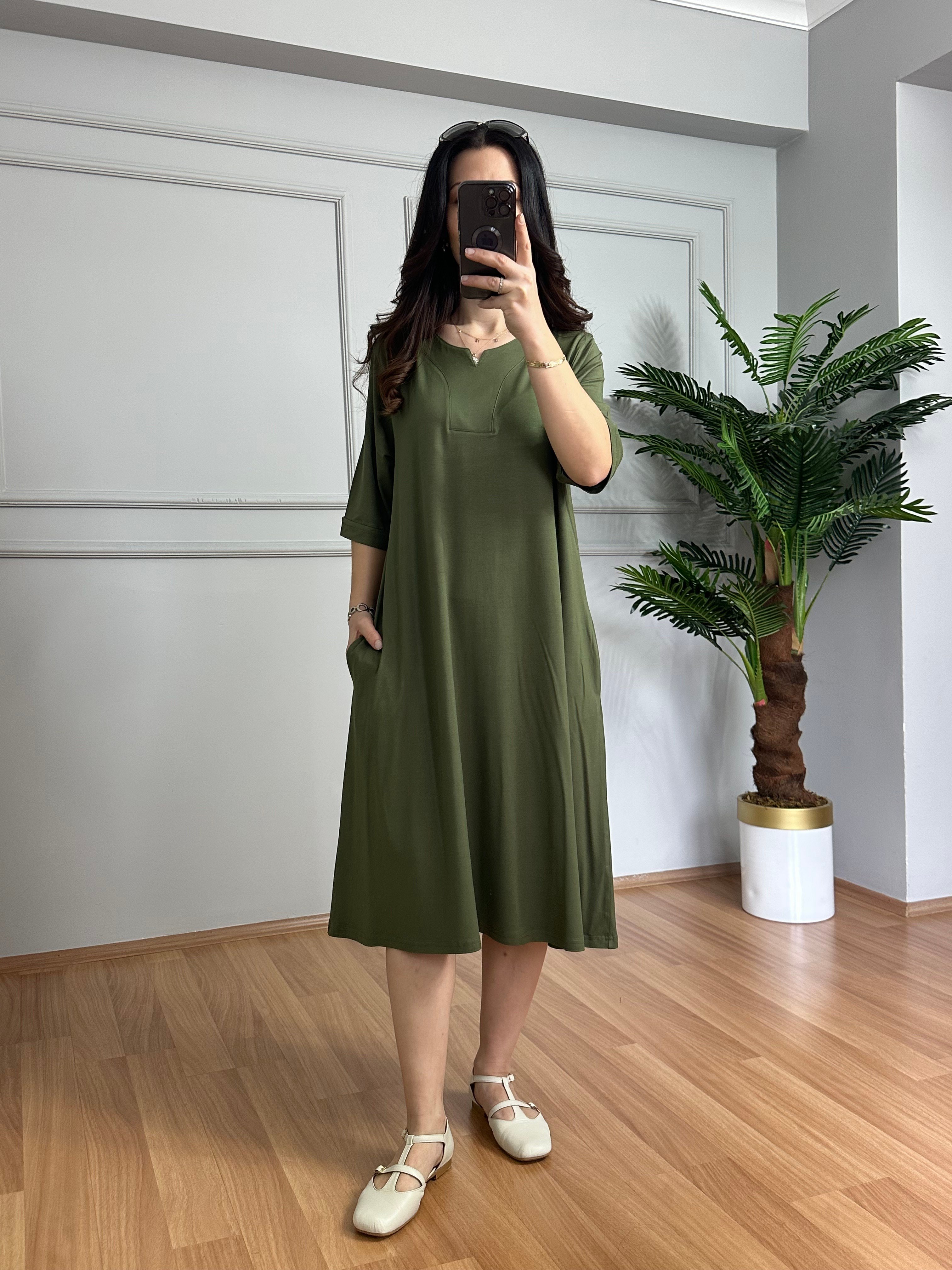 Sude Haki Yaka Detaylı Basic Elbise