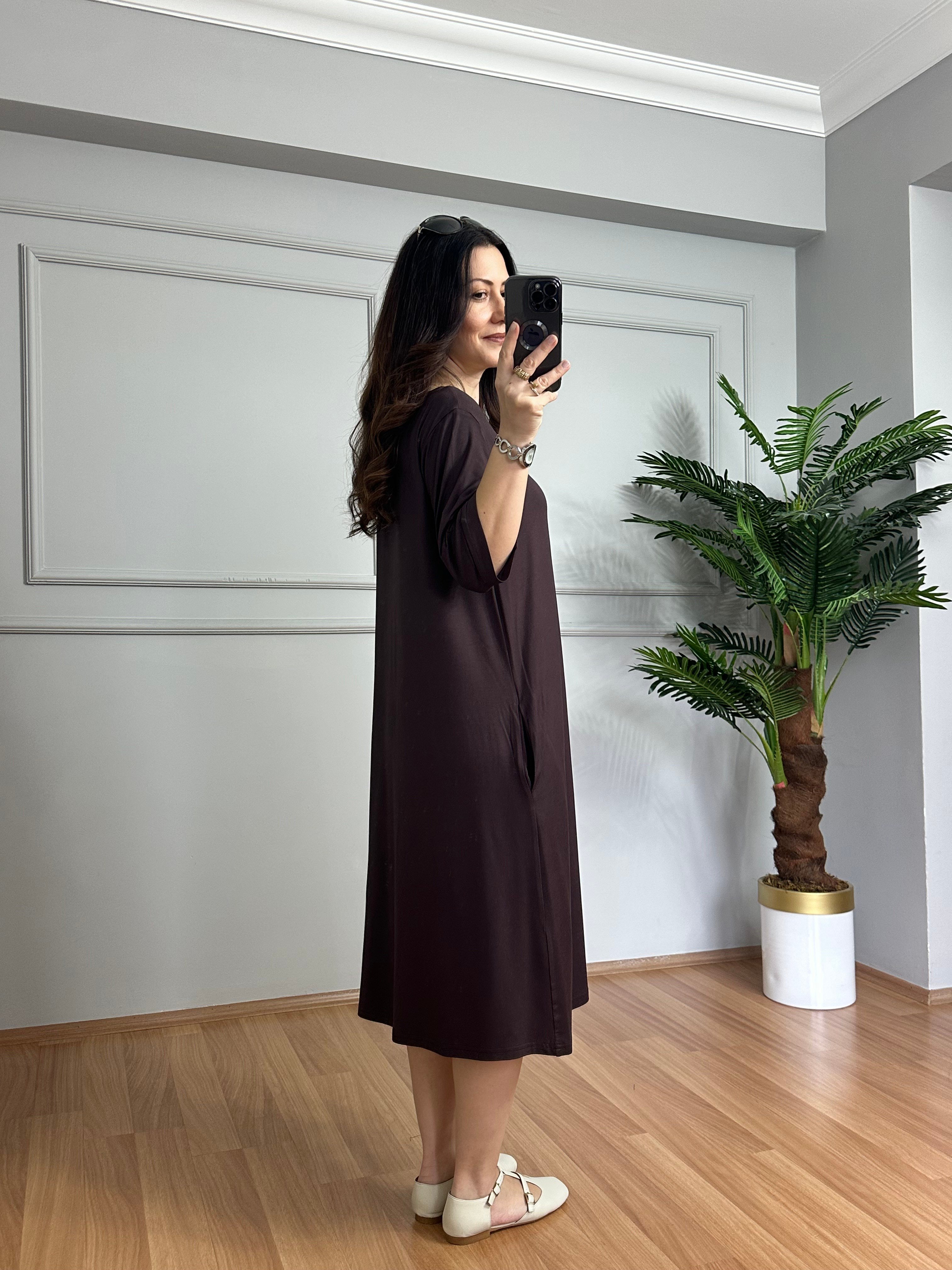 Sude Kahve Yaka Detaylı Basic Elbise