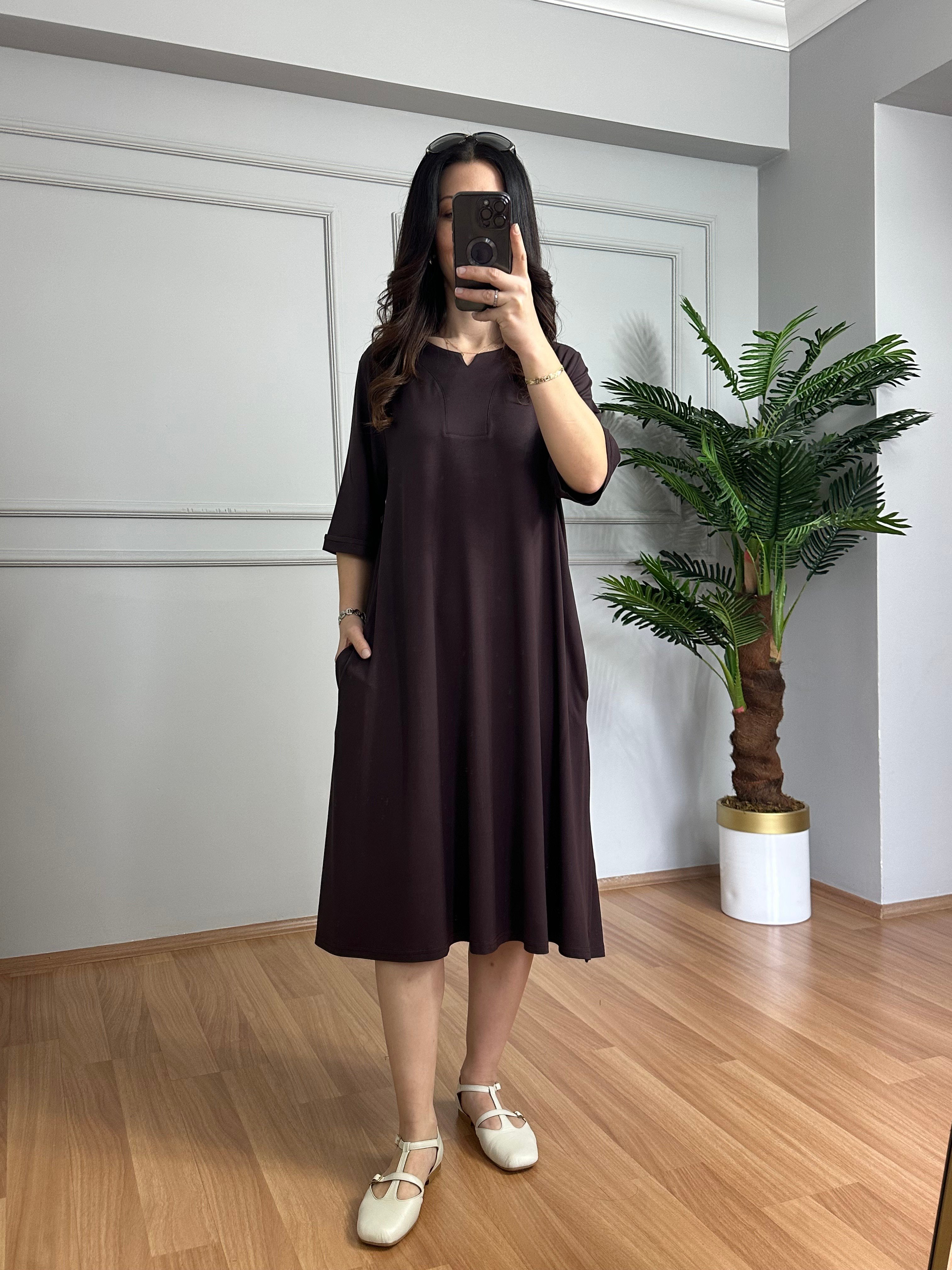 Sude Kahve Yaka Detaylı Basic Elbise