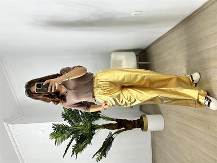 Kahve Delikli Polo Yaka Triko