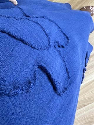 Lilya Lacivert Papatya Detaylı Müslin Elbise 