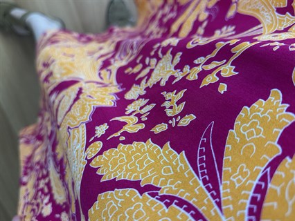 Loren Sarı Dokuma Viskon V Yaka Elbise