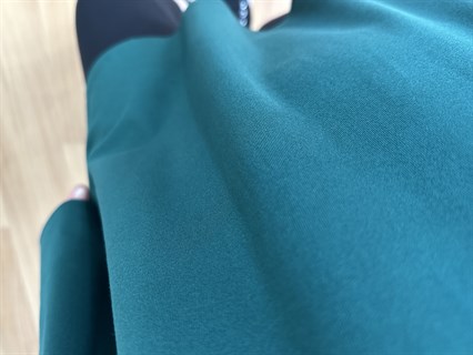 Sera Zümrüt Yeşili Likralı V Yaka Basic Bluz 