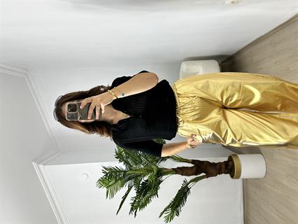 Siyah Delikli Polo Yaka Triko