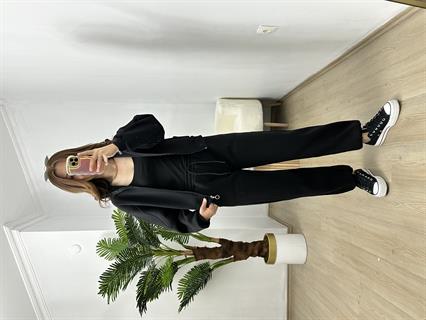 Siyah Üç İplik Şardonlu Parça Detaylı Eşofman Takımı