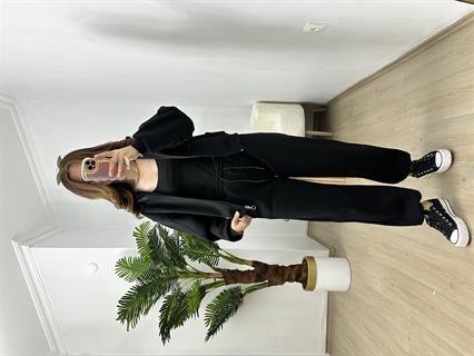 Siyah Üç İplik Şardonlu Parça Detaylı Eşofman Takımı