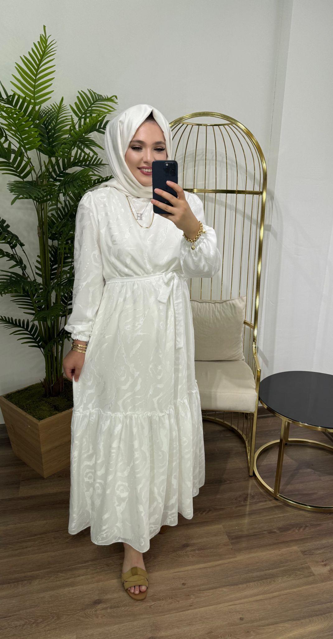 Beyaz Şifon Elbise