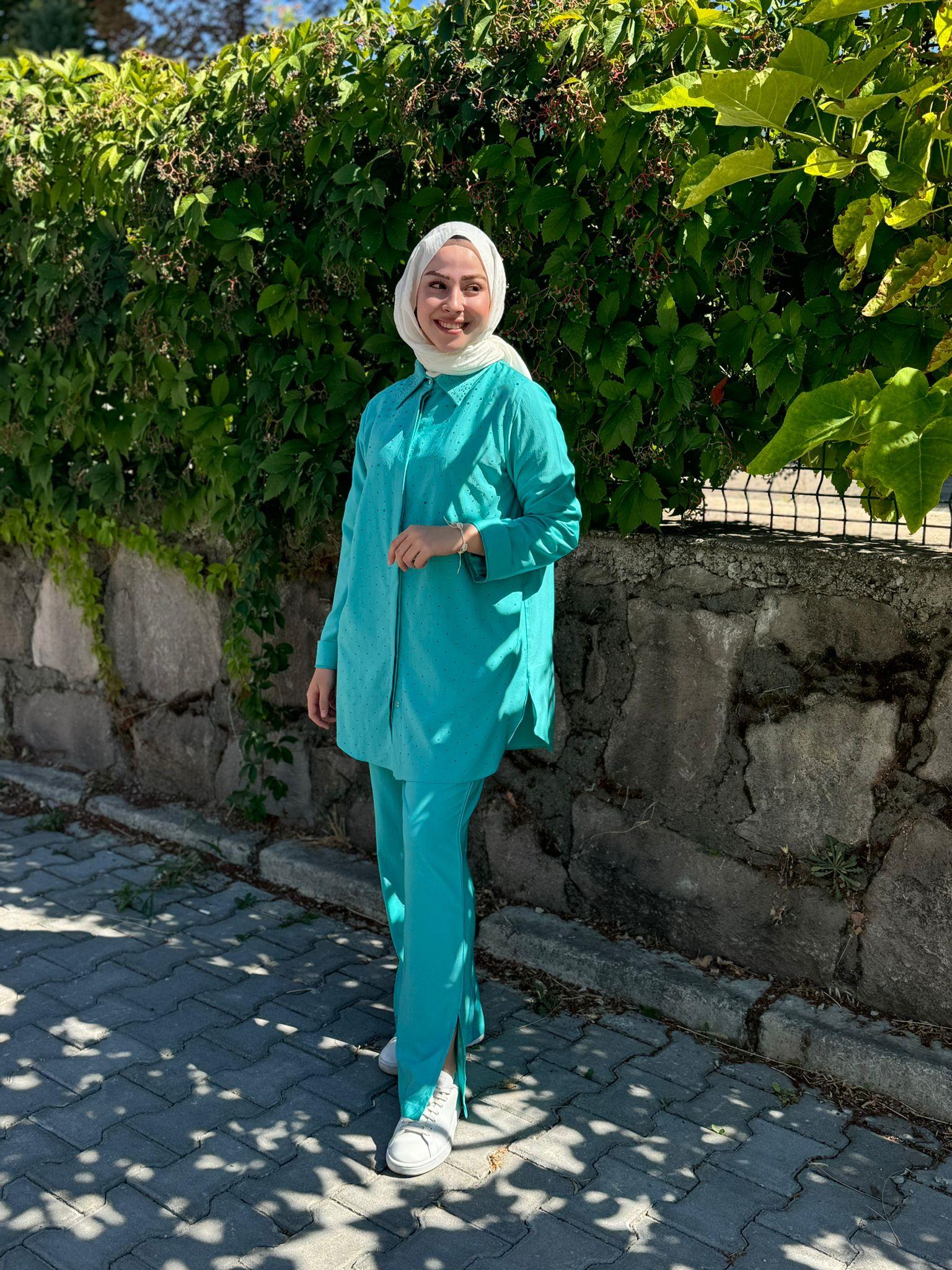 Mavi Taş İşlemeli Takım