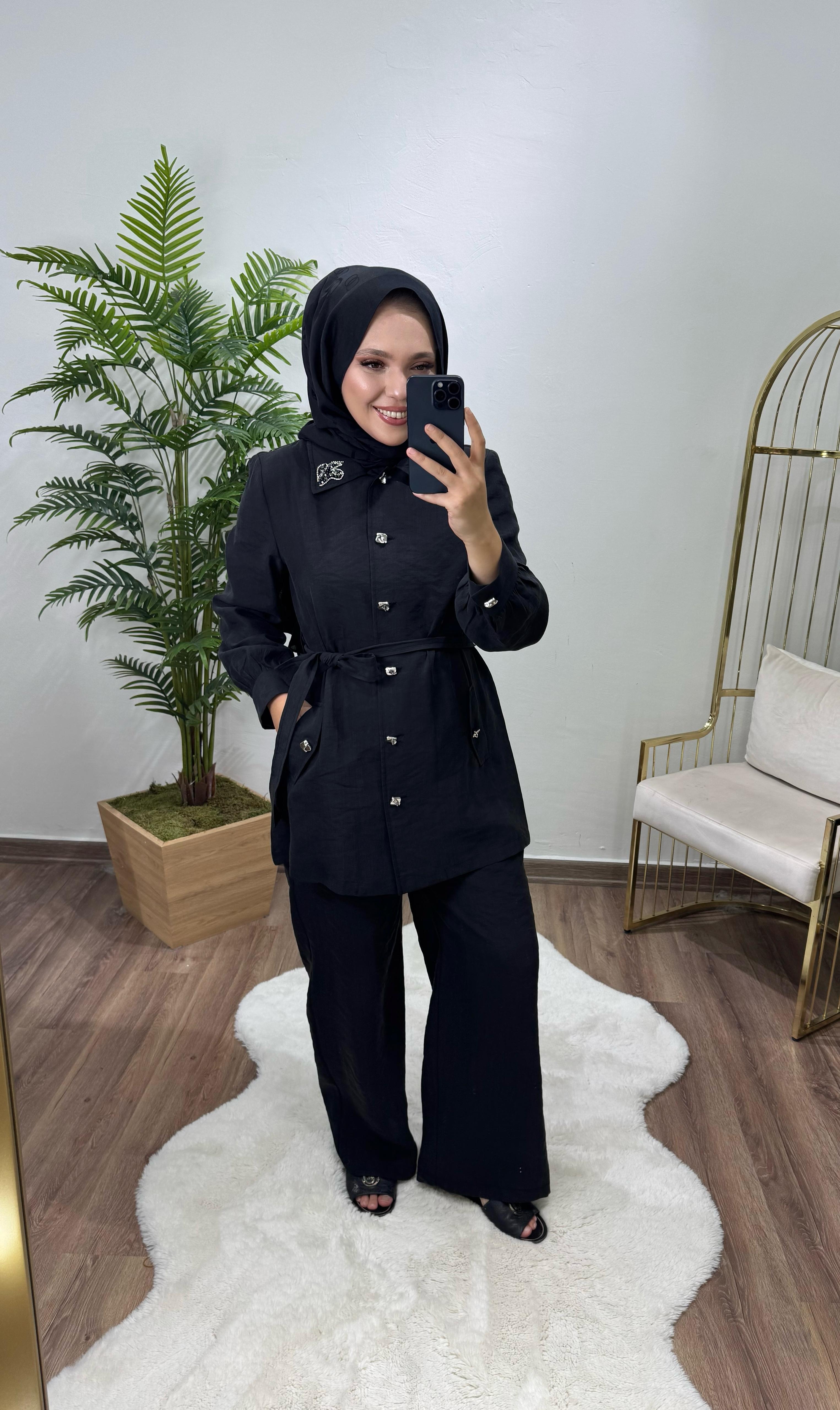 İthal İşlemeli Takım Siyah MY312