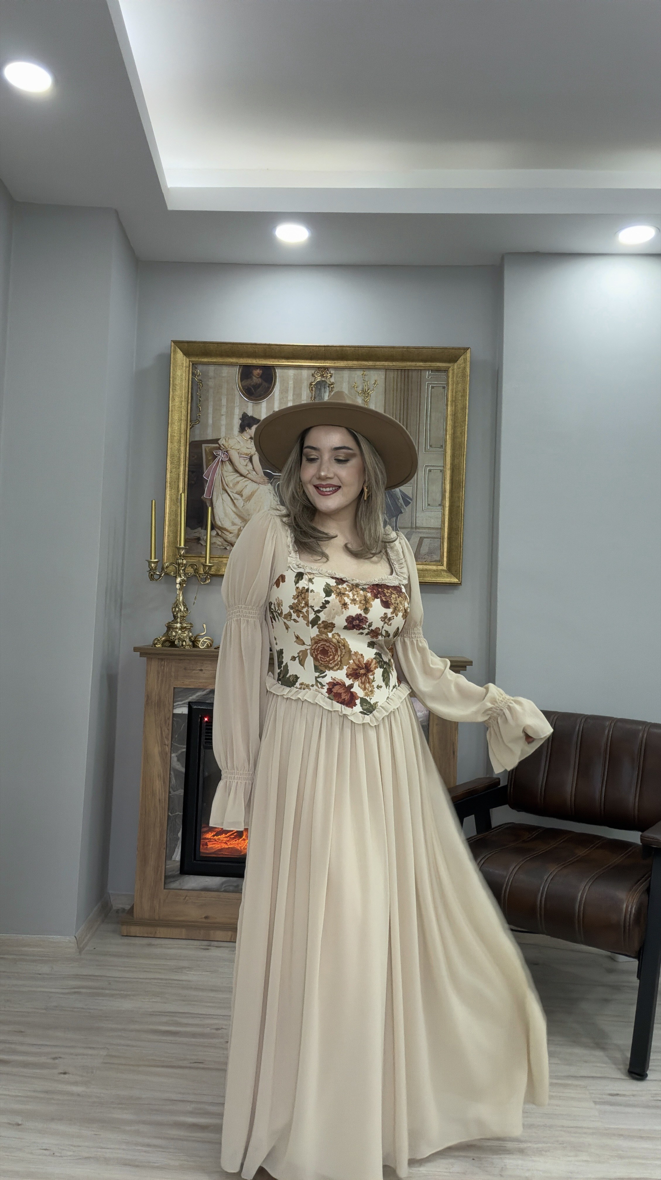 ÇİÇEK DESENLİ VİNTAGE ELBİSE BEJ