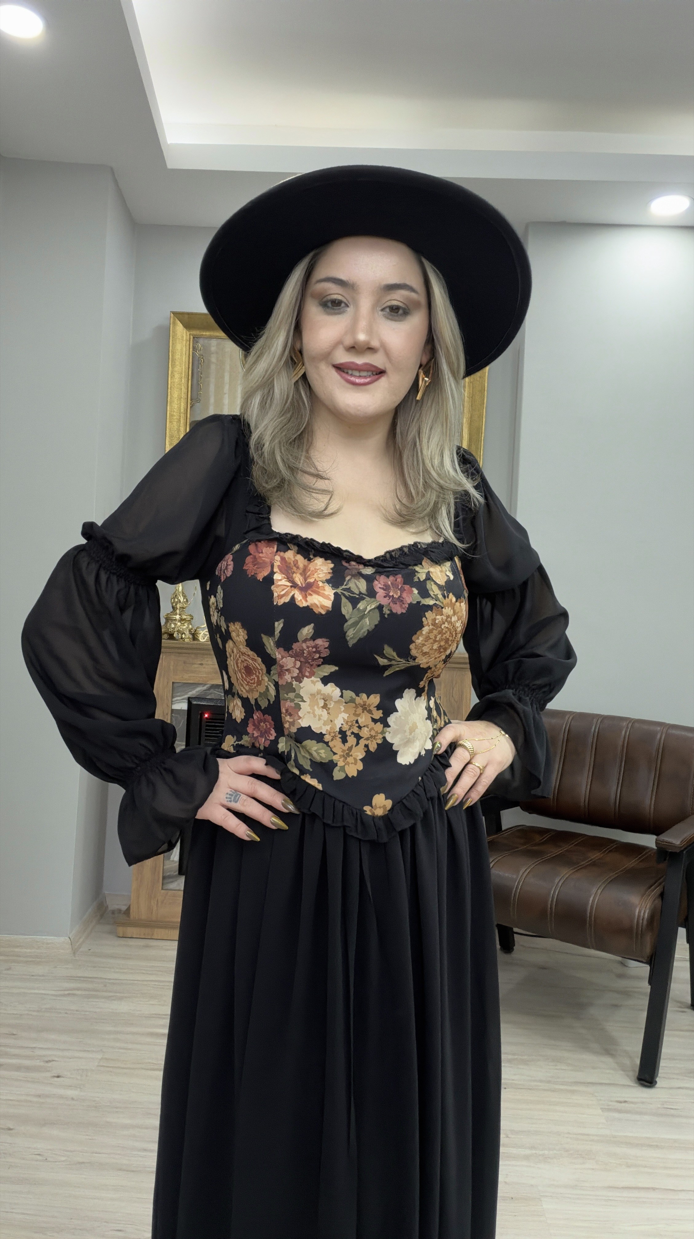 ÇİÇEK DESENLİ VİNTAGE ELBİSE SİYAH