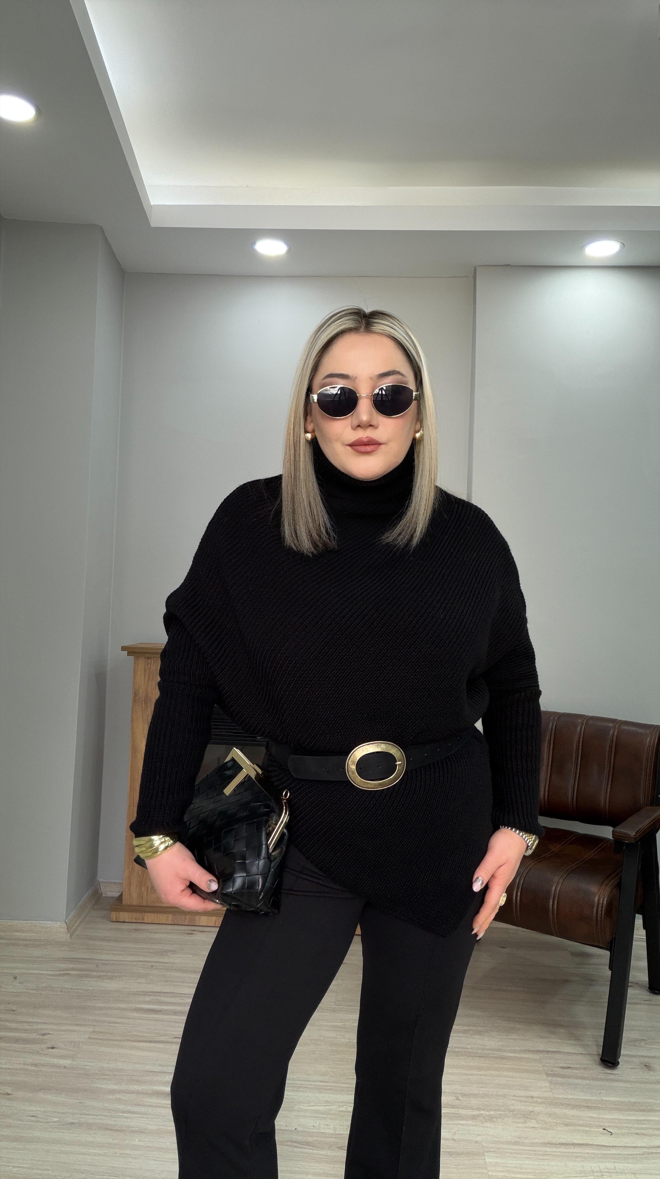 DİK YAKA ASİMETRİK KAZAK SİYAH 