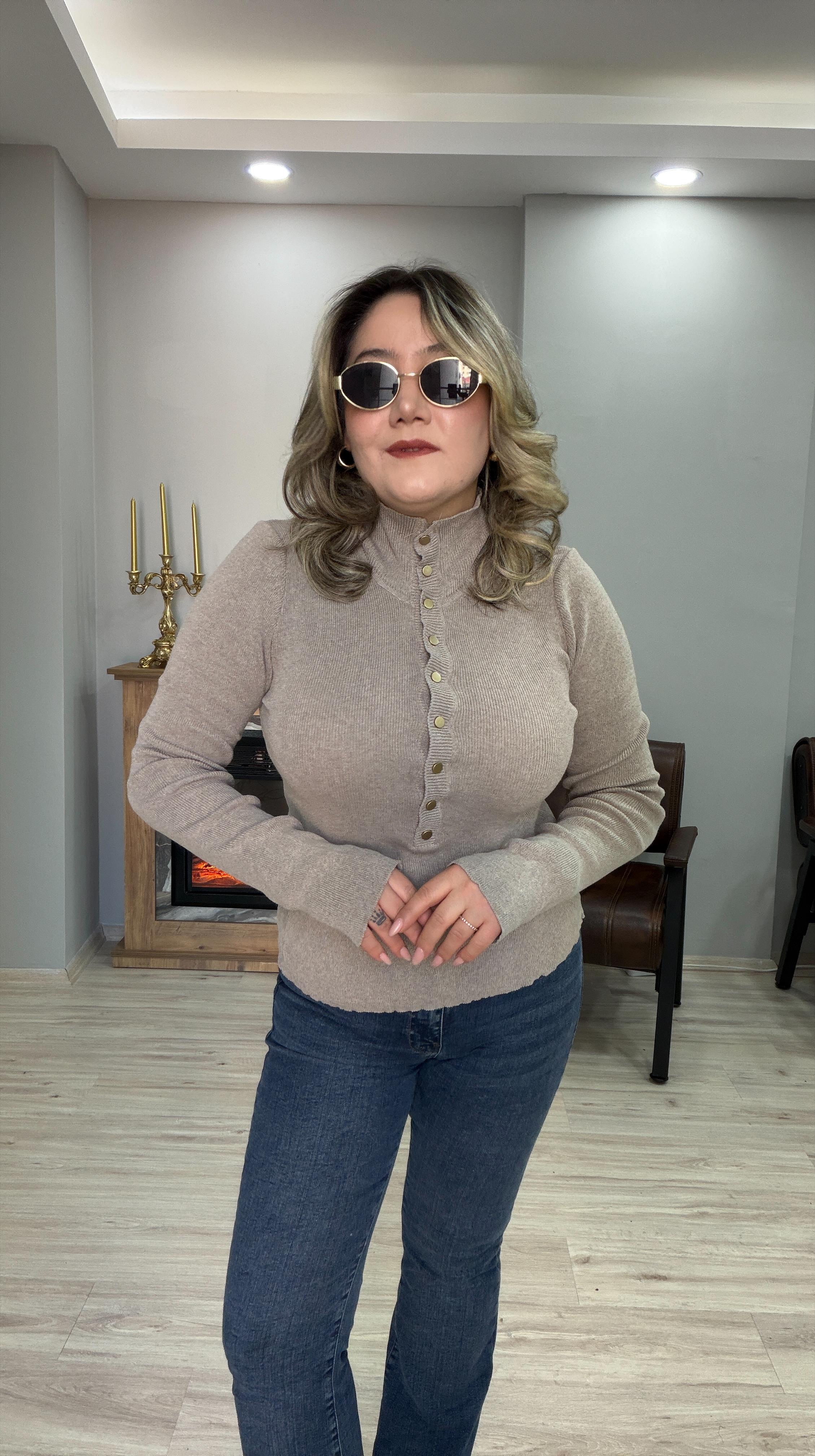 DİK YAKA ÇITÇIT DETAYLI TRİKO BEJ