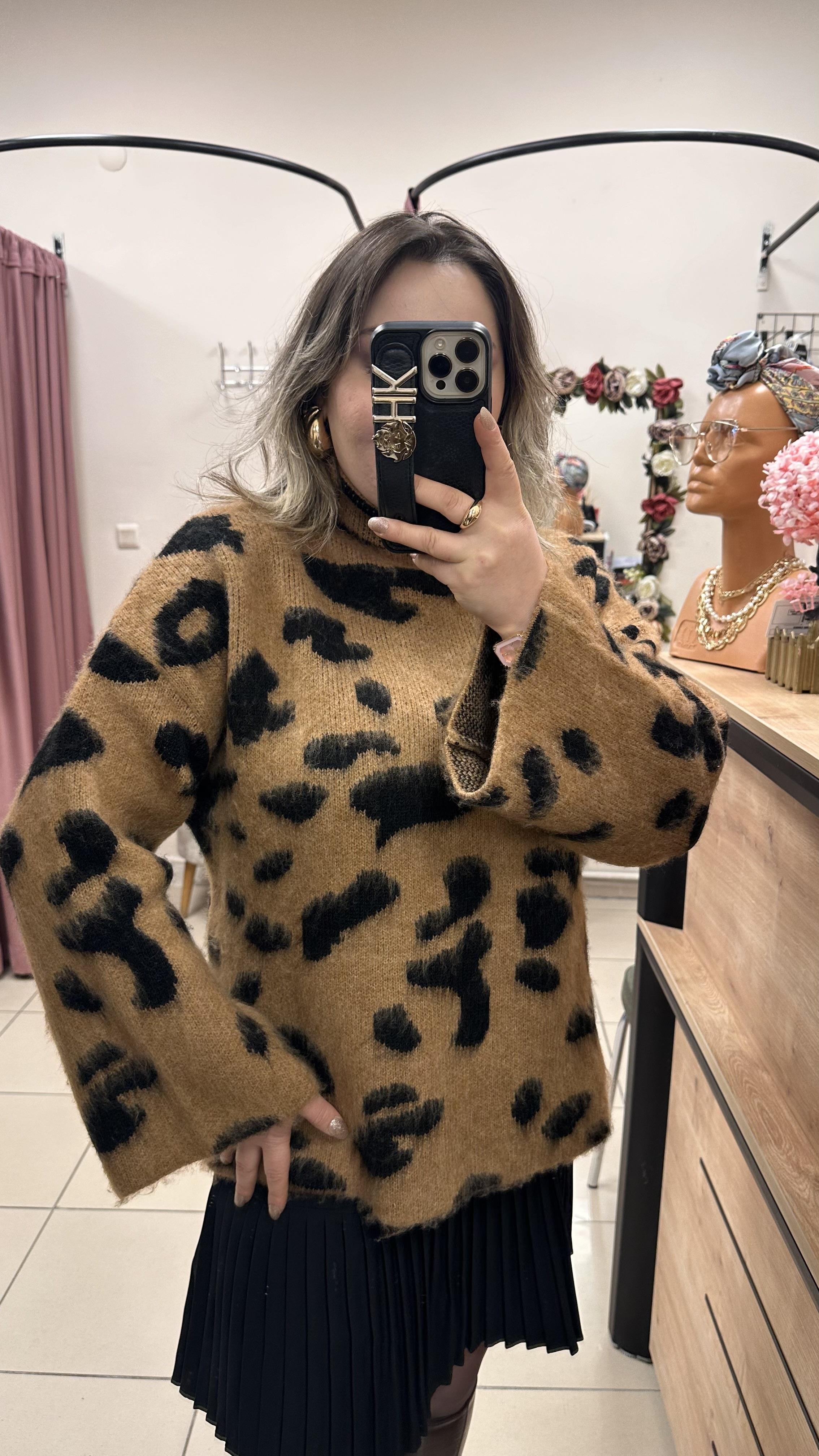 DİK YAKA SALAŞ LEOPAR DESEN KAZAK