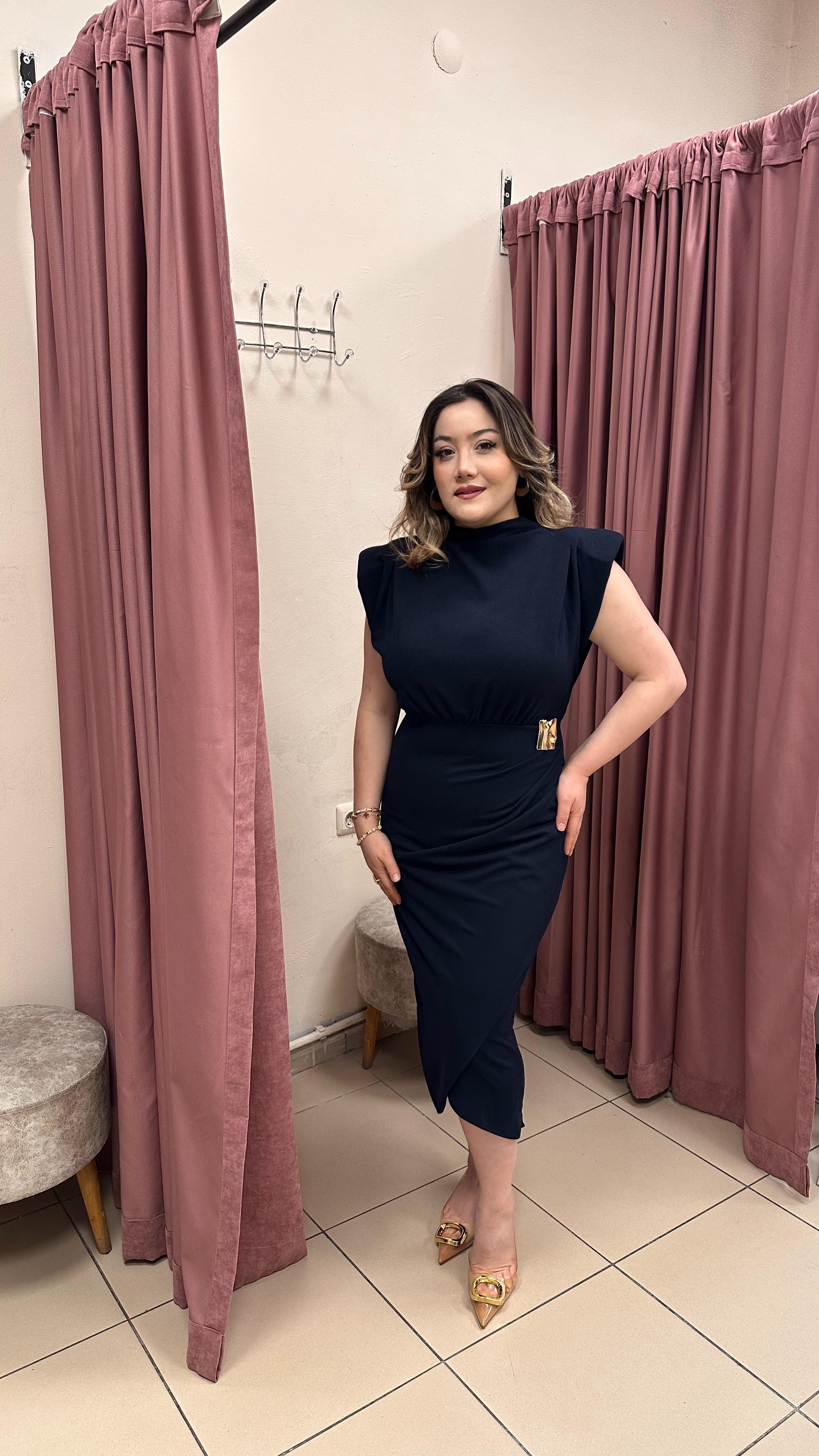 DRAPE DETAYLI DİK YAKA VATKALI ELBİSE LACİVERT