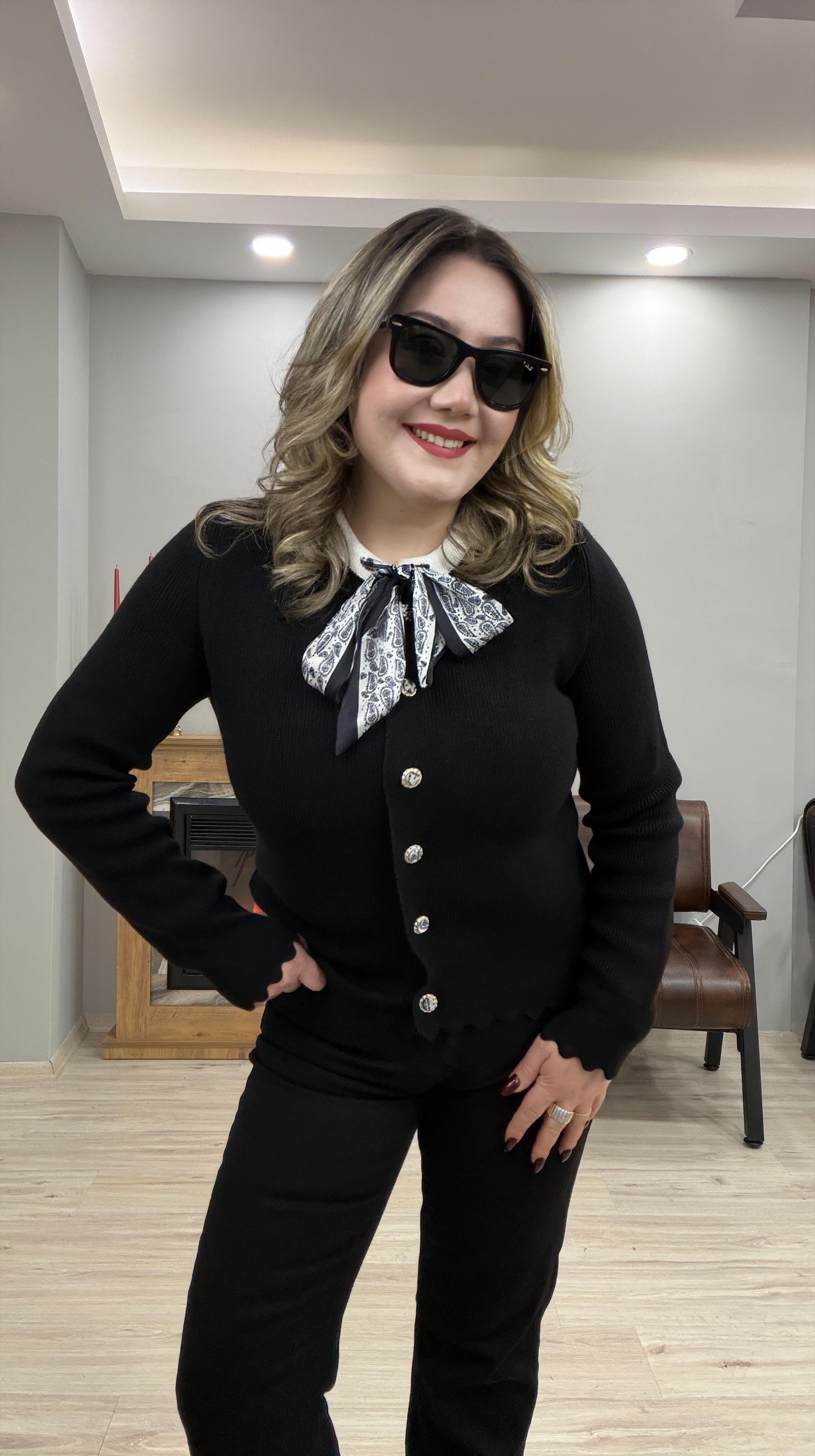 FULARLI DÜĞME DETAYLI HIRKA SİYAH
