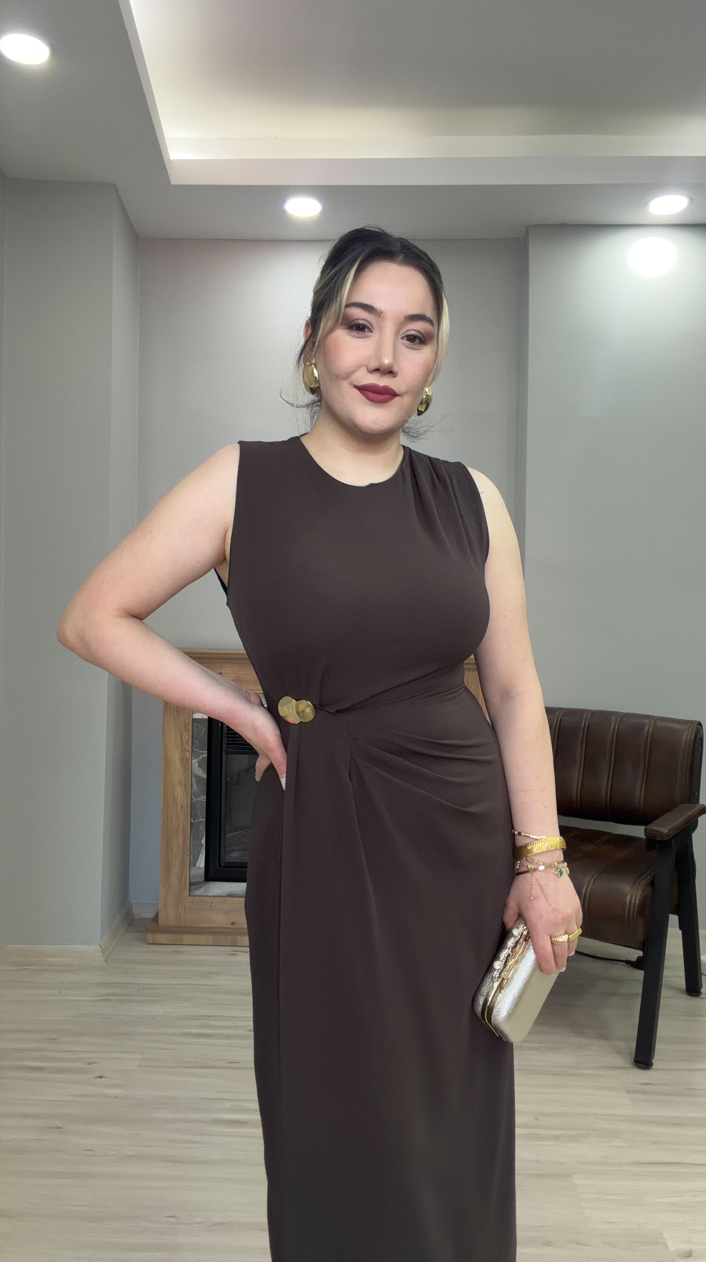 GOLD TOKALI DRAPELİ ELBİSE KAHVE